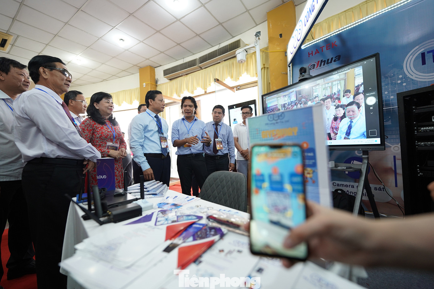 Long An đang ứng dụng khoa học công nghệ nhằm nâng cao hiệu lực, hiệu quả quản lý, điều hành giao thông. Long An đang ứng dụng khoa học công nghệ nhằm nâng cao hiệu lực, hiệu quả quản lý, điều hành giao thông.