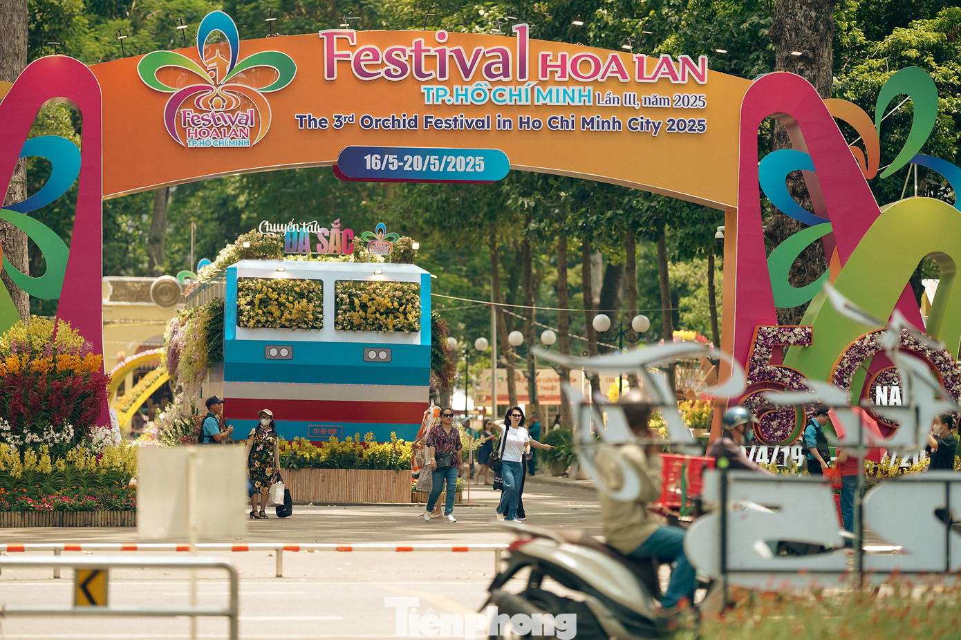 Công viên Tao Đàn cũng là một địa điểm nổi tiếng thu hút du khách và người dân.