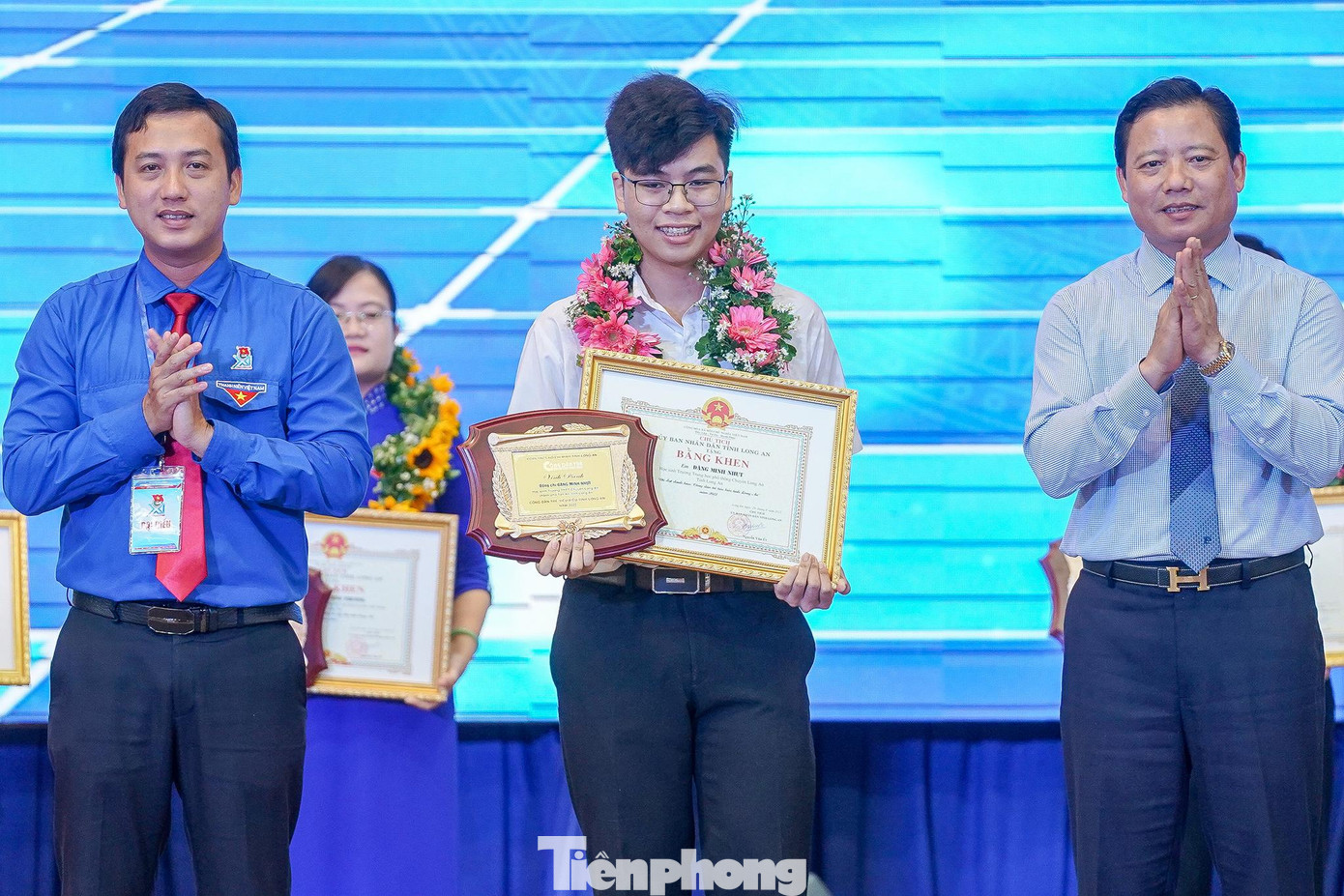 Đặng Minh Nhựt – Cựu học sinh trường THPT Chuyên Long An Đặng Minh Nhựt – Cựu học sinh trường THPT Chuyên Long An