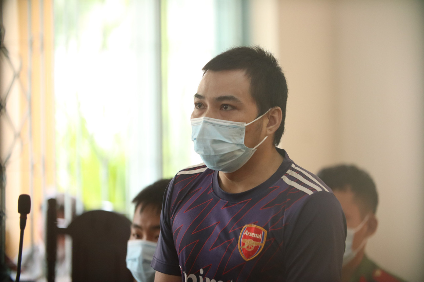 Ngày 4/6, phiên toà tạm hoãn một lần.