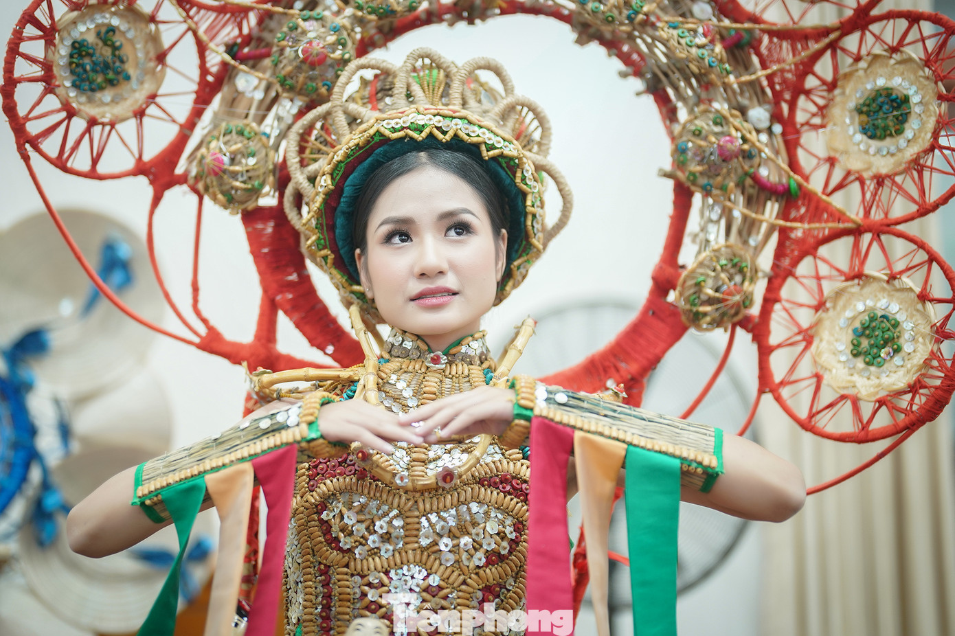 Nguyễn Thanh Hà trong sự kiện tại Bảo tàng Phụ nữ Nam Bộ tối 17/3.