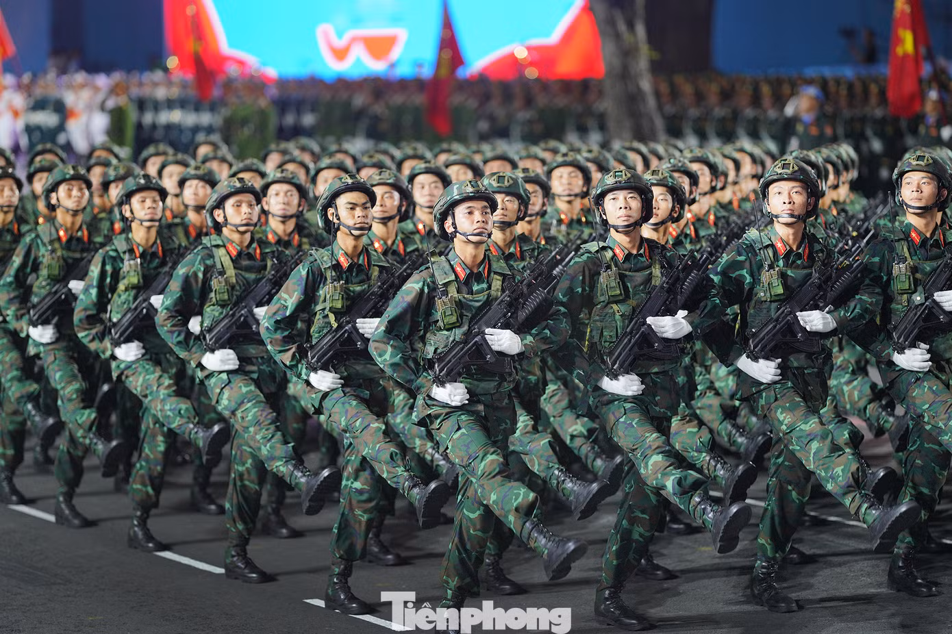 Khối Tác chiến điện tử (TCĐT) được hình thành và phát triển từ cuộc kháng chiến chống ngoại xâm, bảo vệ tổ quốc. Lực lượng TCĐT góp phần quan trọng làm nên chiến thắng lịch sử Điện Biên Phủ trên không và cuộc tổng tấn công và nổi dậy mùa xuân 1975.