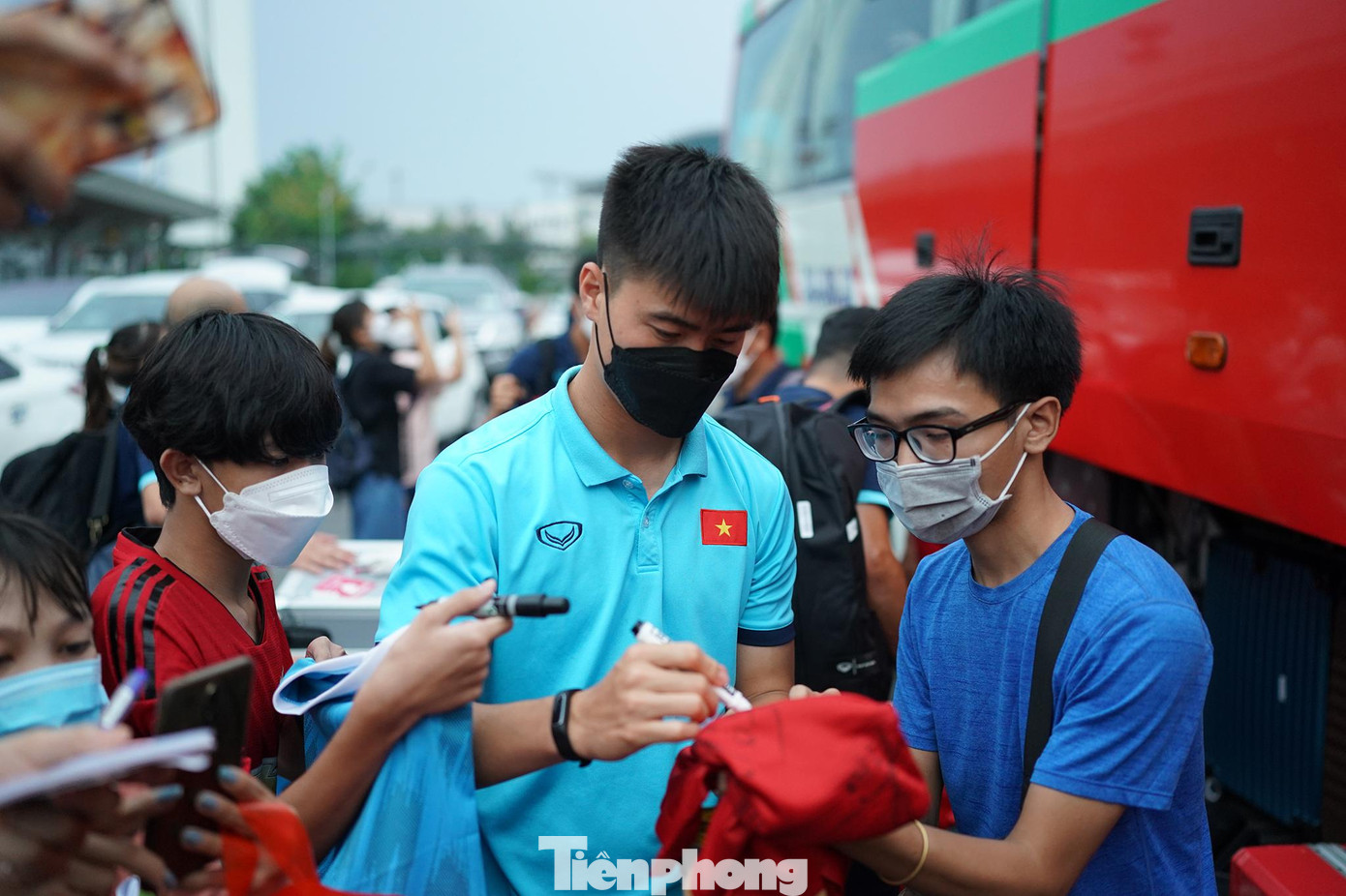 Do các giải chuyên nghiệp vẫn chưa trở lại nên có thể thấy những nhân tố chủ lực trong đội hình đội tuyển Việt Nam thi đấu vòng loại thứ 3 FIFA World Cup 2022 tiếp tục chiếm số lượng áp đảo. Do các giải chuyên nghiệp vẫn chưa trở lại nên có thể thấy những nhân tố chủ lực trong đội hình đội tuyển Việt Nam thi đấu vòng loại thứ 3 FIFA World Cup 2022 tiếp tục chiếm số lượng áp đảo.