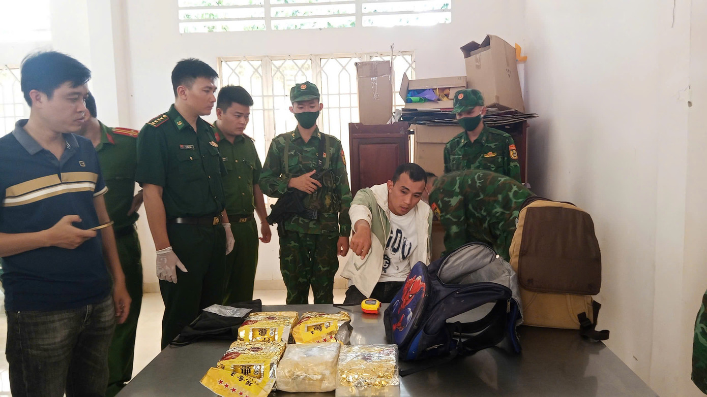 Các đối tượng tại cơ quan điều tra. Các đối tượng tại cơ quan điều tra.