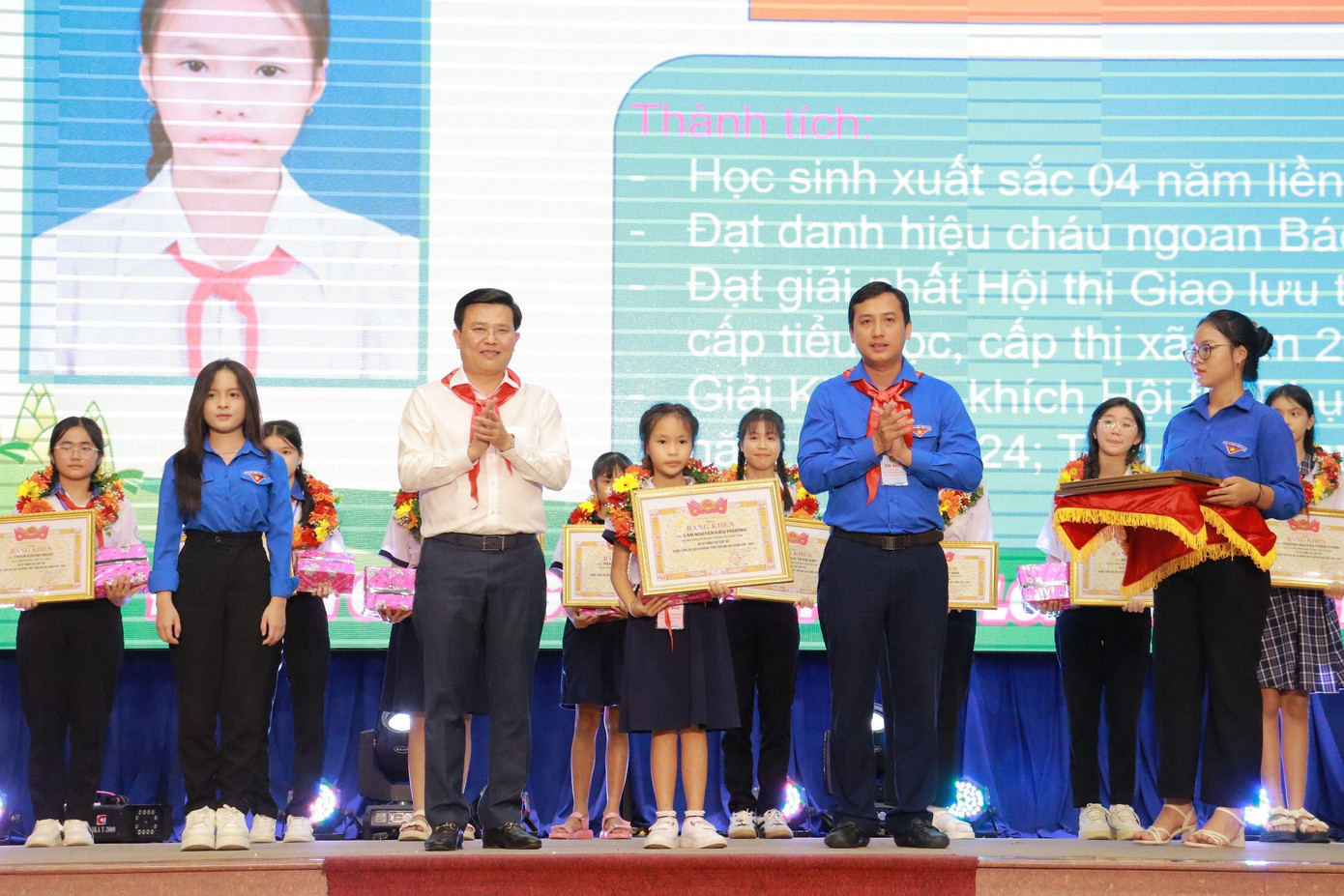 Toàn tỉnh có 196.445 em đạt danh hiệu “Cháu ngoan Bác Hồ” các cấp. Trong đó, có 6 đội viên đạt danh hiệu cháu ngoan Bác Hồ cấp toàn quốc, 9 Đội viên đạt giải thưởng Kim Đồng. Toàn tỉnh có 196.445 em đạt danh hiệu “Cháu ngoan Bác Hồ” các cấp. Trong đó, có 6 đội viên đạt danh hiệu cháu ngoan Bác Hồ cấp toàn quốc, 9 Đội viên đạt giải thưởng Kim Đồng.