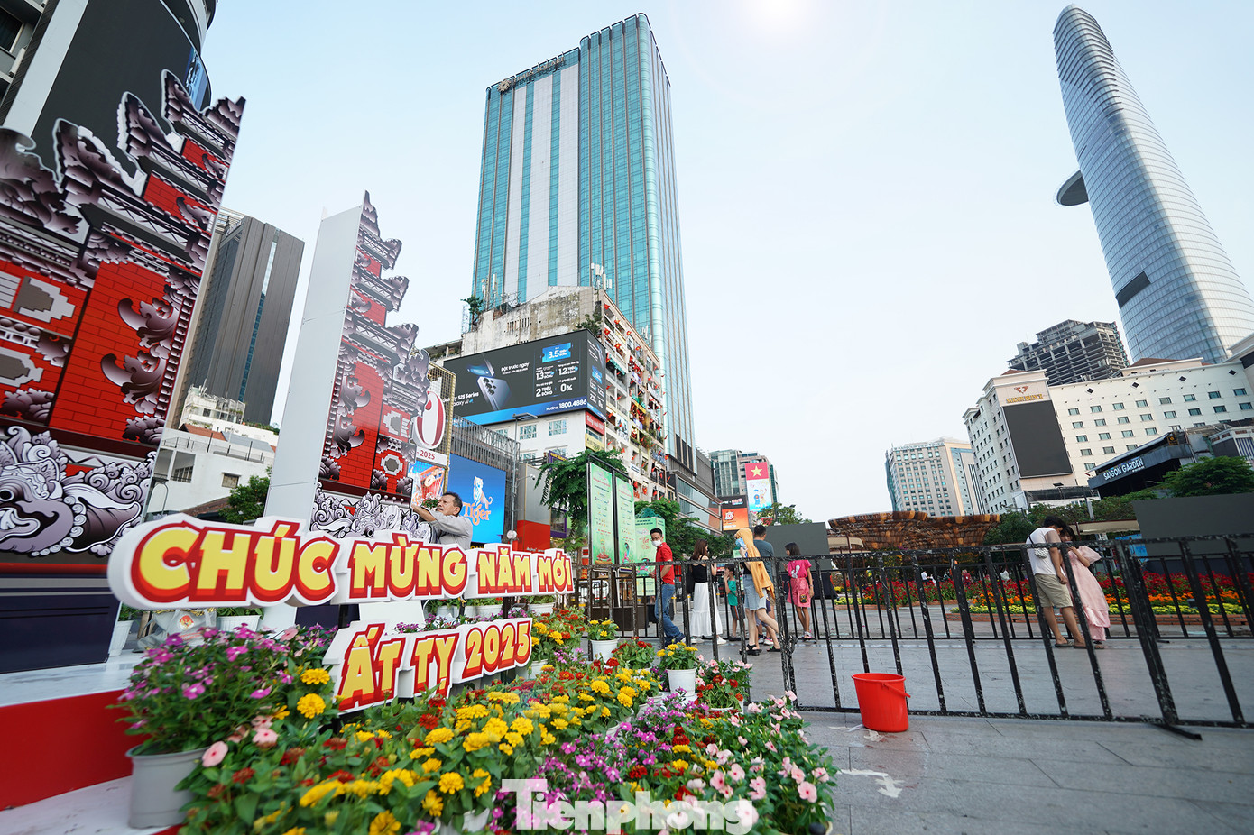 Các gian trưng bày của các lãnh sự quán hứa hẹn là nơi check-in thú vị cho khách.