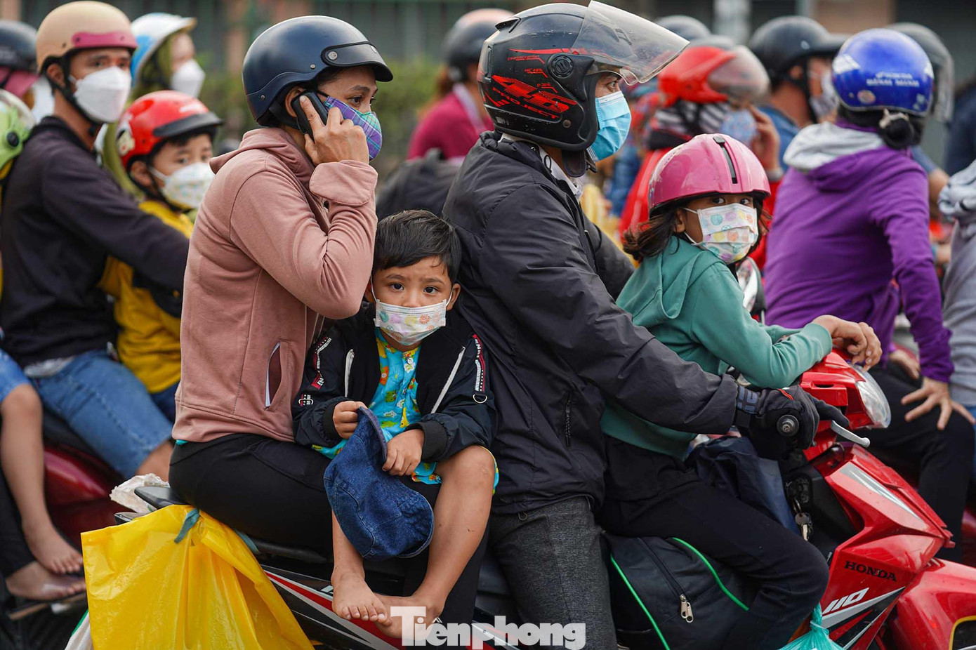 Có lẽ, gia đình này chỉ mong đến nhà để nghỉ ngơi.
