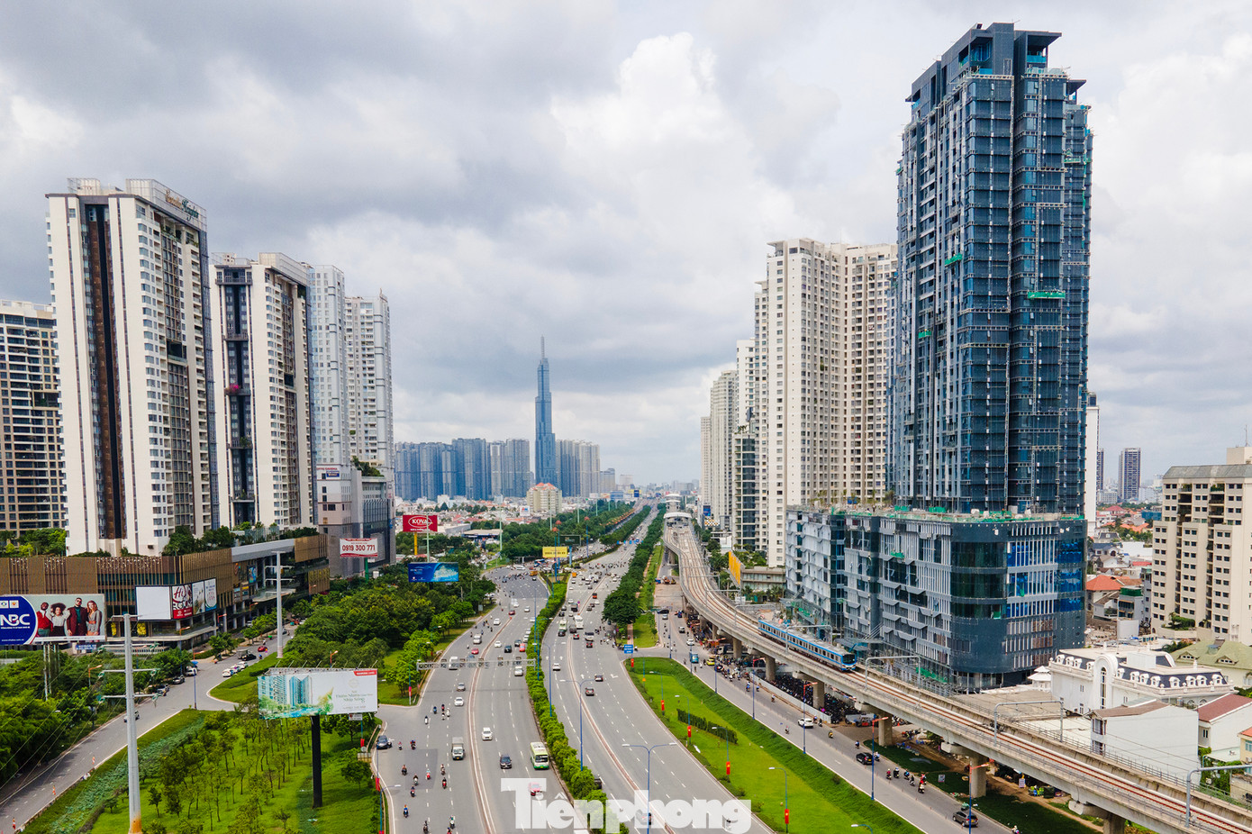 Từ nay đến cuối năm 2023, Ban Quản lý Đường sắt đô thị sẽ cùng đơn vị tư vấn và các nhà thầu Nhật Bản tiếp tục đẩy nhanh tiến độ để hoàn thành cơ bản công tác thi công, sau đó chuyển sang giai đoạn chạy thử và khai thác thử làm cơ sở cho việc đánh giá an toàn hệ thống. Từ nay đến cuối năm 2023, Ban Quản lý Đường sắt đô thị sẽ cùng đơn vị tư vấn và các nhà thầu Nhật Bản tiếp tục đẩy nhanh tiến độ để hoàn thành cơ bản công tác thi công, sau đó chuyển sang giai đoạn chạy thử và khai thác thử làm cơ sở cho việc đánh giá an toàn hệ thống.