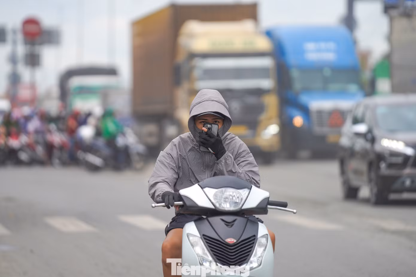 Một đoạn đường gây nhiều ám ảnh cho những ai đi qua. Một đoạn đường gây nhiều ám ảnh cho những ai đi qua.