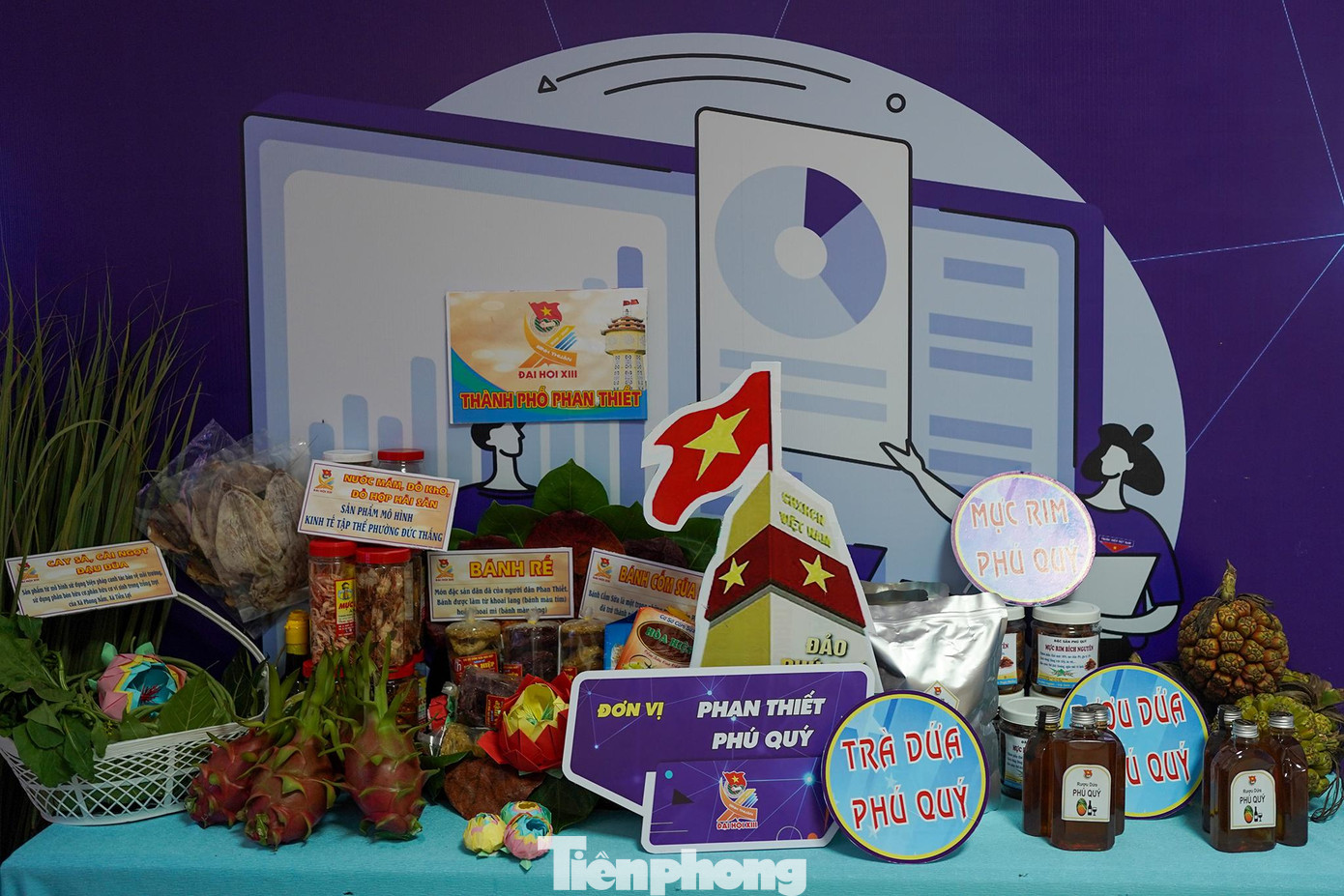 Gian hàng của TP.Phan Thiết và Huyện đảo Phú Quý.