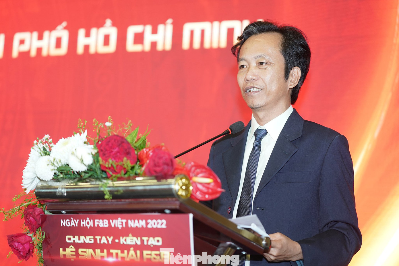 “Ngày hội nhằm mục đích giới thiệu, quảng bá văn hóa ẩm thực, sản phẩm làng nghề, đặc sản vùng miền, món ăn đặc trưng của TPHCM và Việt Nam đến cộng đồng F&B và quảng bá ra thế giới. Thông qua đó góp phần kích cầu tiêu dùng, phục hồi du lịch TPHCM và cả nước trong điều kiện bình thường mới, đặc biệt là ngành ẩm thực” - ông Nguyễn Tấn Việt, Chủ tịch Hiệp hội Ẩm thực TPHCM - chia sẻ. “Ngày hội nhằm mục đích giới thiệu, quảng bá văn hóa ẩm thực, sản phẩm làng nghề, đặc sản vùng miền, món ăn đặc trưng của TPHCM và Việt Nam đến cộng đồng F&B và quảng bá ra thế giới. Thông qua đó góp phần kích cầu tiêu dùng, phục hồi du lịch TPHCM và cả nước trong điều kiện bình thường mới, đặc biệt là ngành ẩm thực” - ông Nguyễn Tấn Việt, Chủ tịch Hiệp hội Ẩm thực TPHCM - chia sẻ.