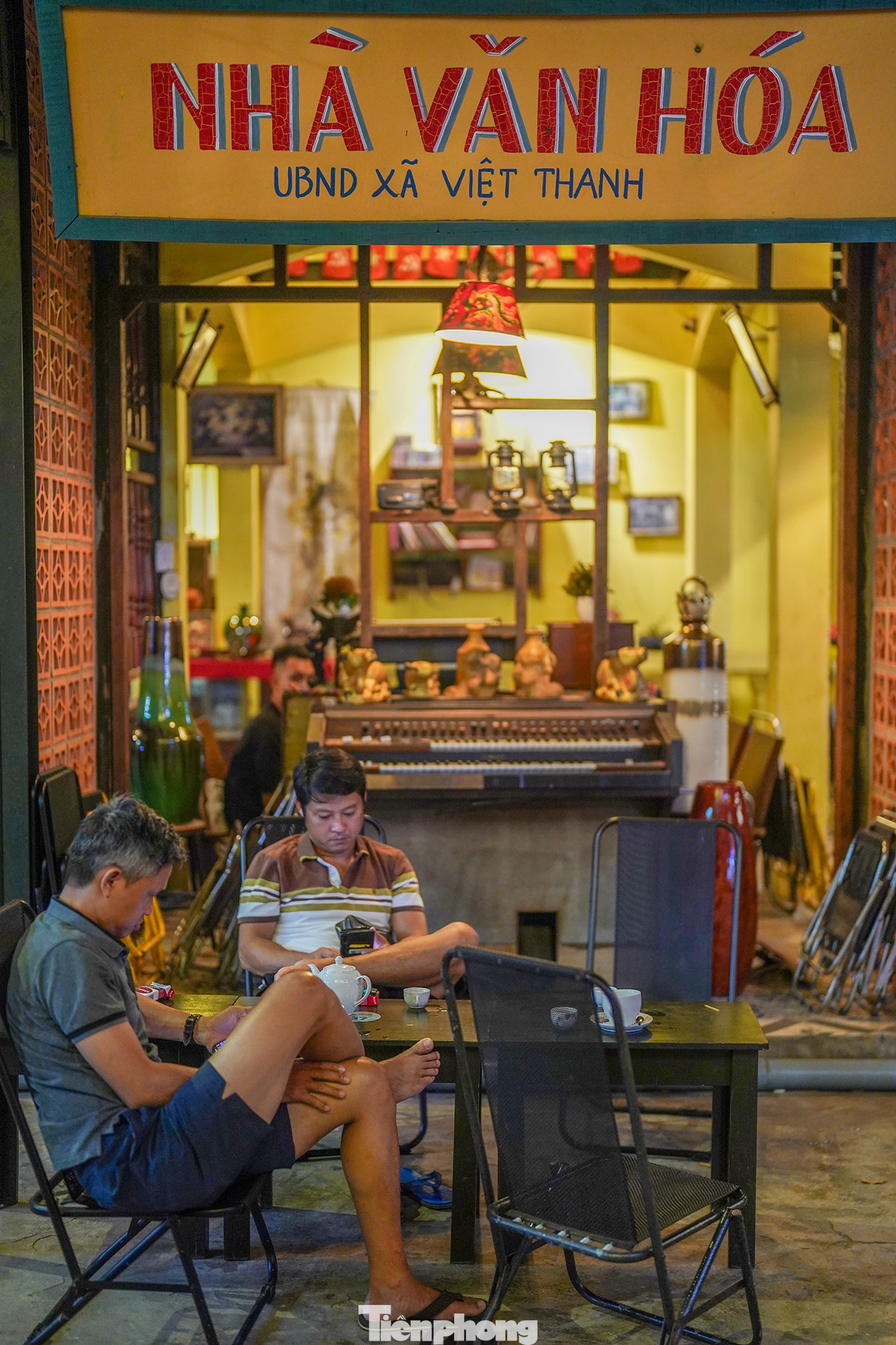 Đất nước đã đổi mới được gần 40 năm, quá khứ đã lùi xa, Hà Nội nói riêng và miền Bắc nói chung của thời bao cấp giờ chỉ còn trong kí ức.