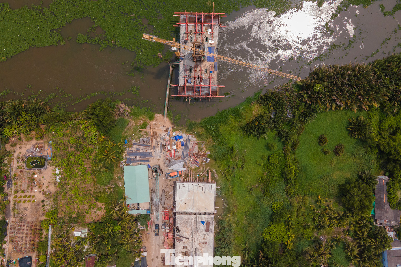 Cầu bắc qua sông Vàm Cỏ Tây thuộc tuyến đường Vành đai TP Tân An. Theo đơn vị thi công công trình hiện tại đạt khoảng 60% khối lượng. Cầu bắc qua sông Vàm Cỏ Tây thuộc tuyến đường Vành đai TP Tân An. Theo đơn vị thi công công trình hiện tại đạt khoảng 60% khối lượng.