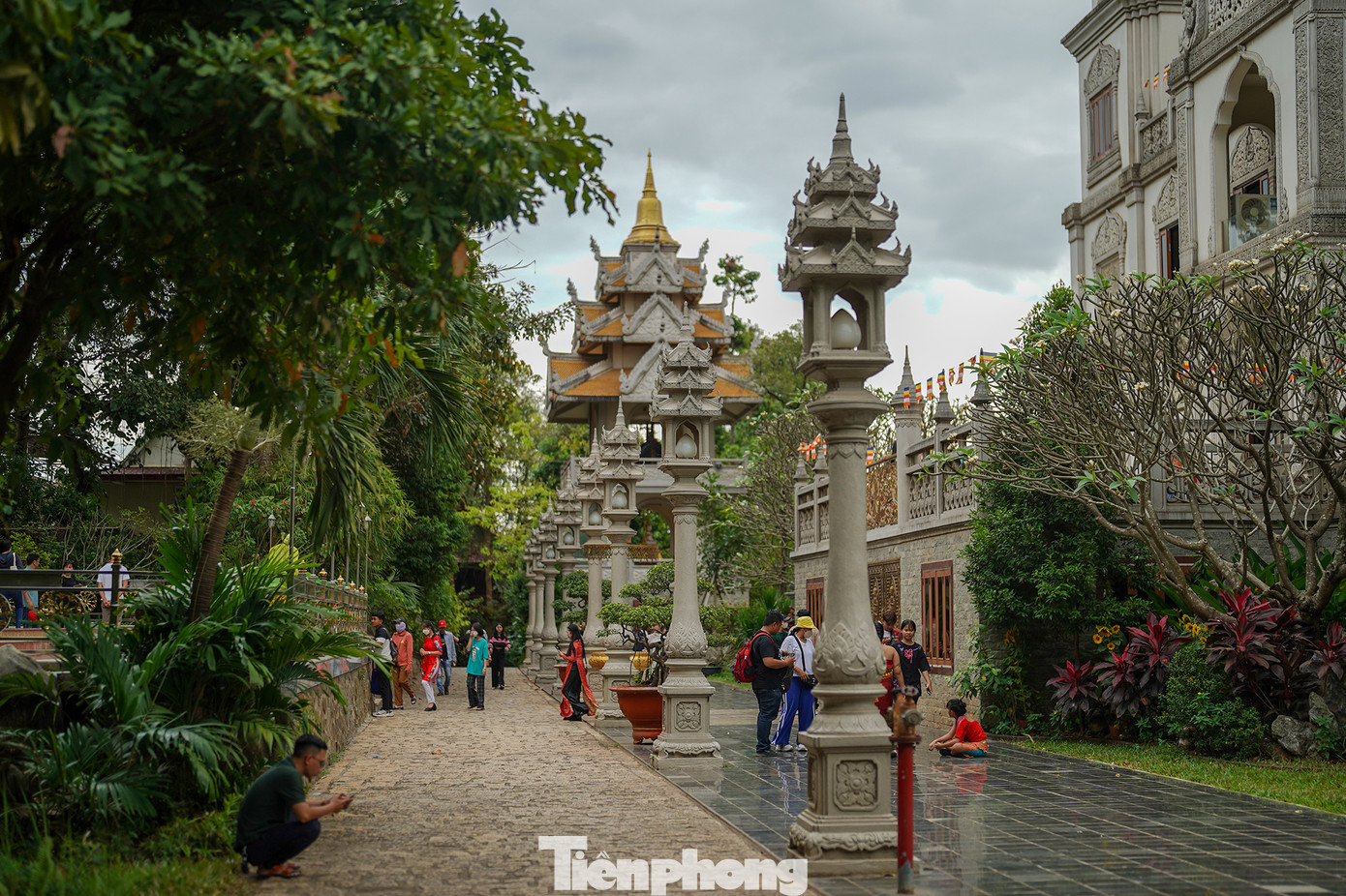 Được thành lập năm 1942, đến năm 2007, chùa Bửu Long được đầu tư xây dựng và trùng tu thêm, trở thành công trình kiến trúc tiêu biểu tại TPHCM.