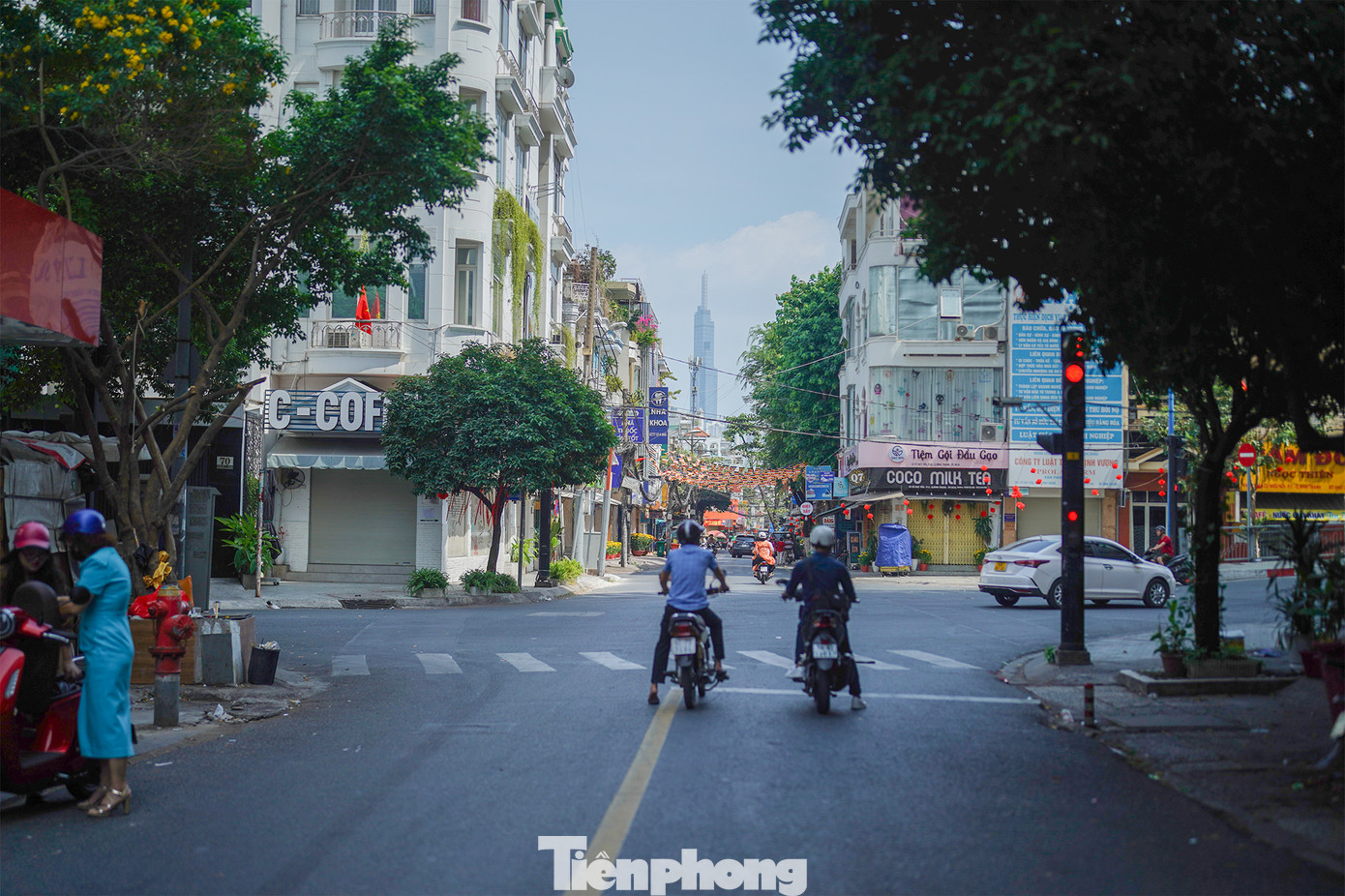 Khu vực Miếu Nổi (quận Phú Nhuận) ngày thường xôm tụ nhưng mùng 1 cũng được "xả hơi" khi thưa vắng dòng phương tiện.