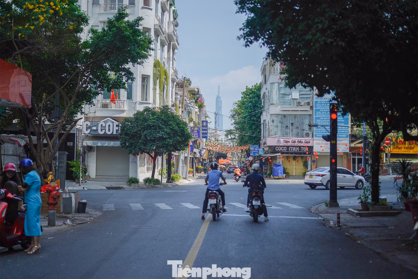Khu vực Miếu Nổi (quận Phú Nhuận) ngày thường xôm tụ nhưng mùng 1 cũng được "xả hơi" khi thưa vắng dòng phương tiện.
