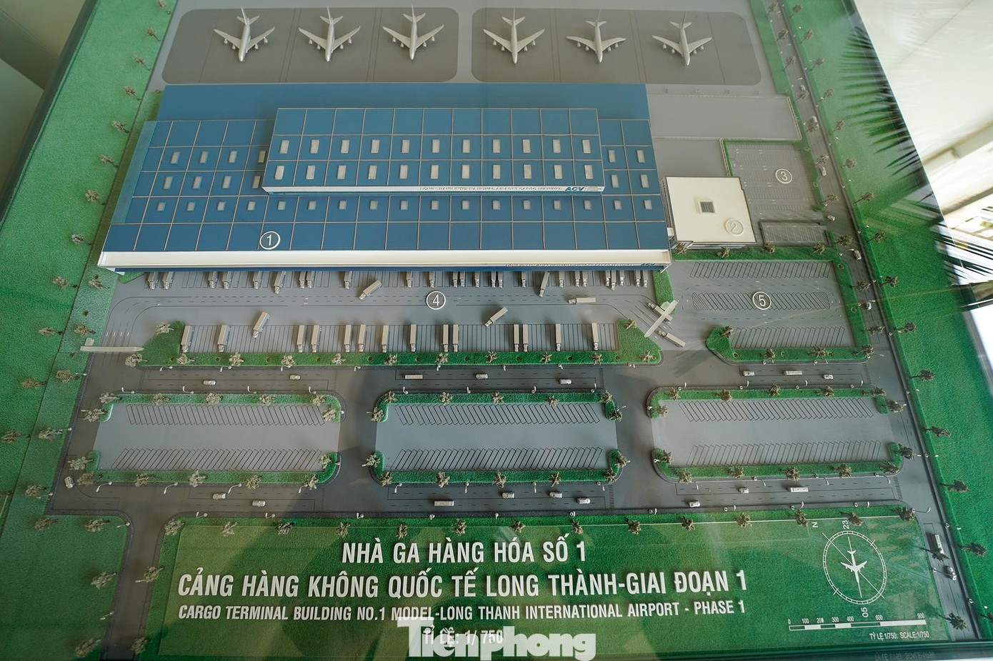 Sân bay Long Thành được xây dựng tại Đồng Nai là một trong những địa phương có nền sản xuất công nghiệp phát triển nhất của Việt Nam với rất nhiều khu công nghiệp. Sân bay Long Thành được xây dựng tại Đồng Nai là một trong những địa phương có nền sản xuất công nghiệp phát triển nhất của Việt Nam với rất nhiều khu công nghiệp.