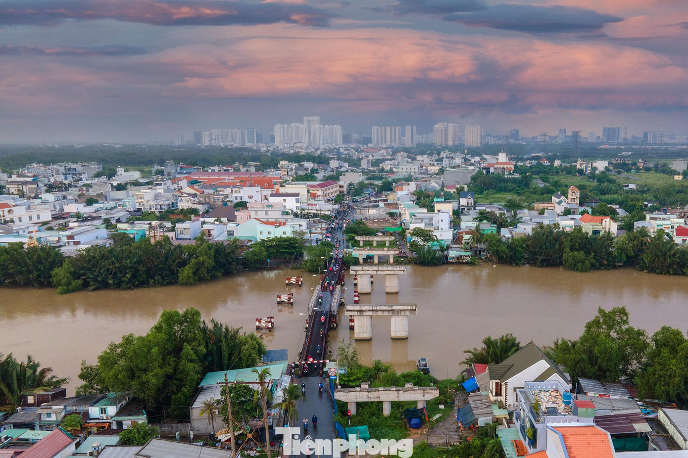 'Treo' hai thập kỷ, cầu Long Kiểng mới chỉ thi công phần trụ ảnh 1 'Treo' hai thập kỷ, cầu Long Kiểng mới chỉ thi công phần trụ ảnh 1