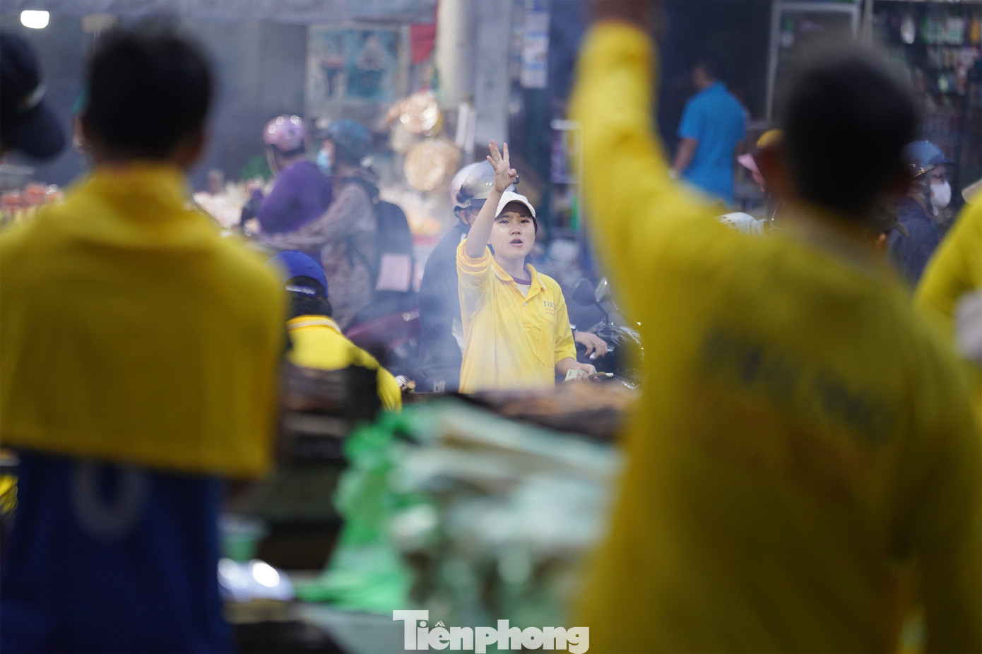 Các lò nướng chuẩn bị từ chiều hôm trước, xuyên đêm cho đến sáng nay.