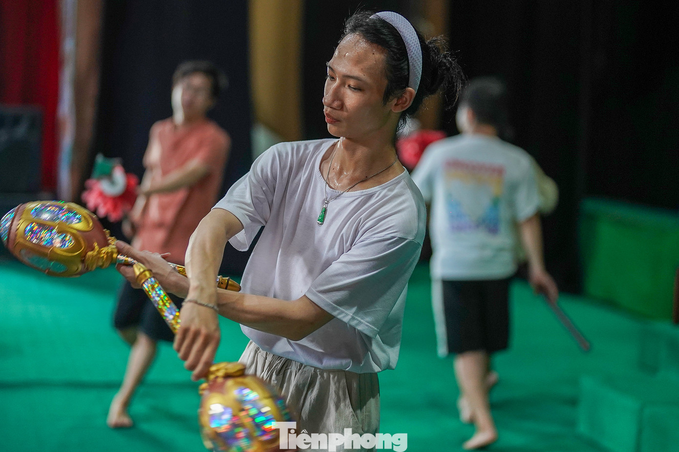 Nắng say mê tập luyện để có thể nhập vai thật tốt.