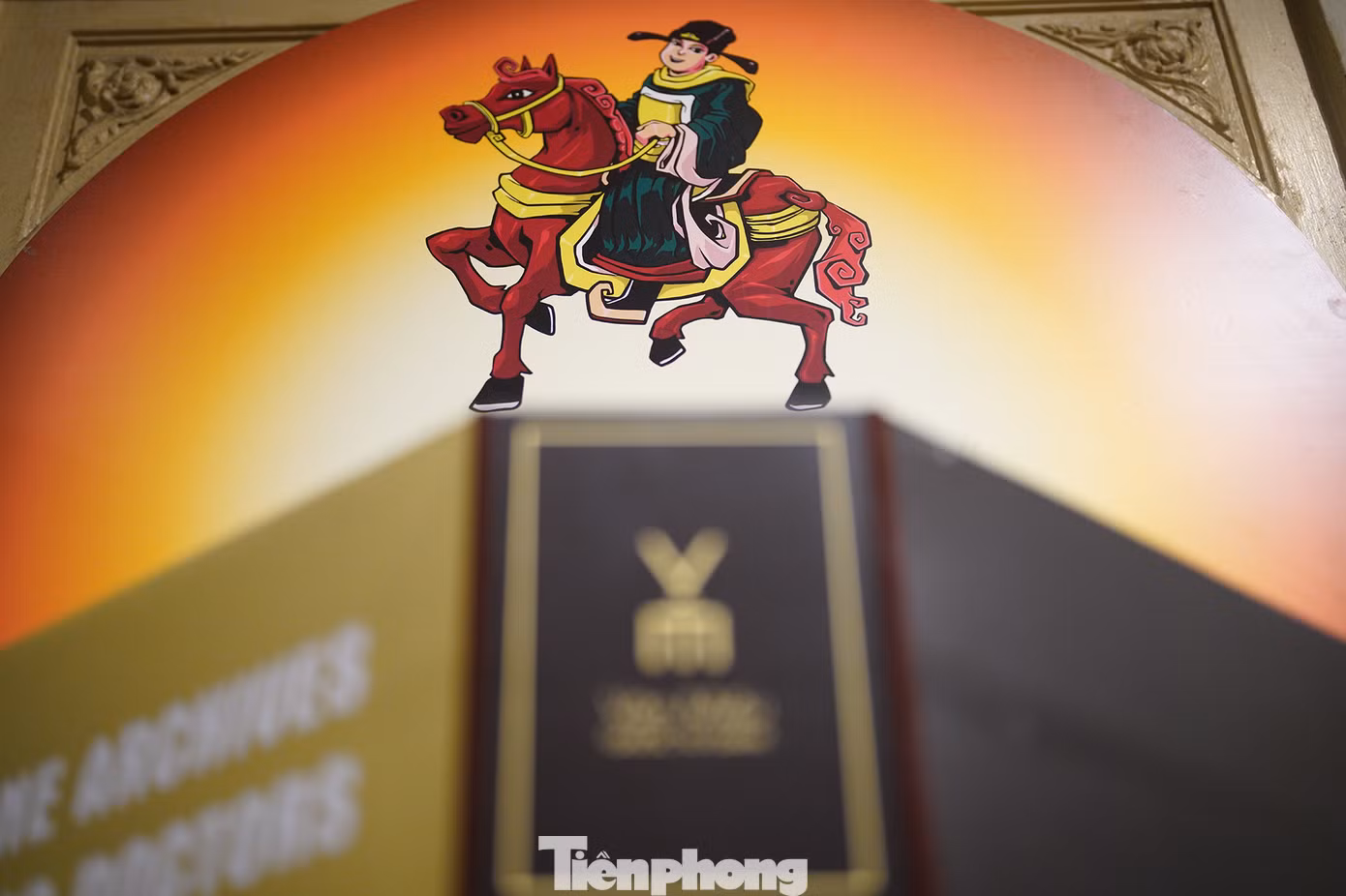 Xưa kia, số lượng người tham gia các kỳ thi rất đông, năm đông nhất, số lượng thí sinh dự kỳ thi hội lên đến 6.000 người, các năm trung bình có khoảng 2.000 đến 3.000 người dự thi. Điều này cho thấy không khí học tập và thi cử ngày xưa vô cùng sôi động, náo nhiệt, nhưng cũng đầy khó khăn, thử thách.