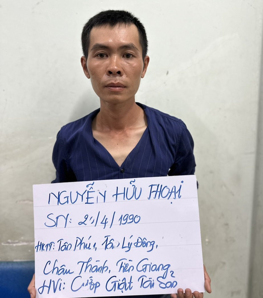 Đối tượng tại cơ quan công an.