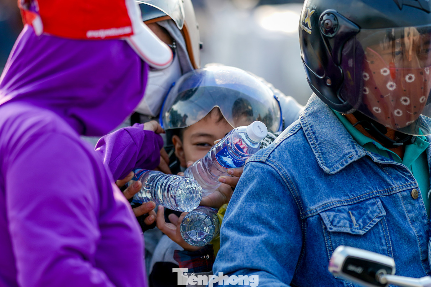 Việc làm ý nghĩa này còn thể hiện sự sẻ chia đối với những người có hoàn cảnh khó khăn, những người đang vất vả để trở lại cuộc sống thường nhật sau Tết.