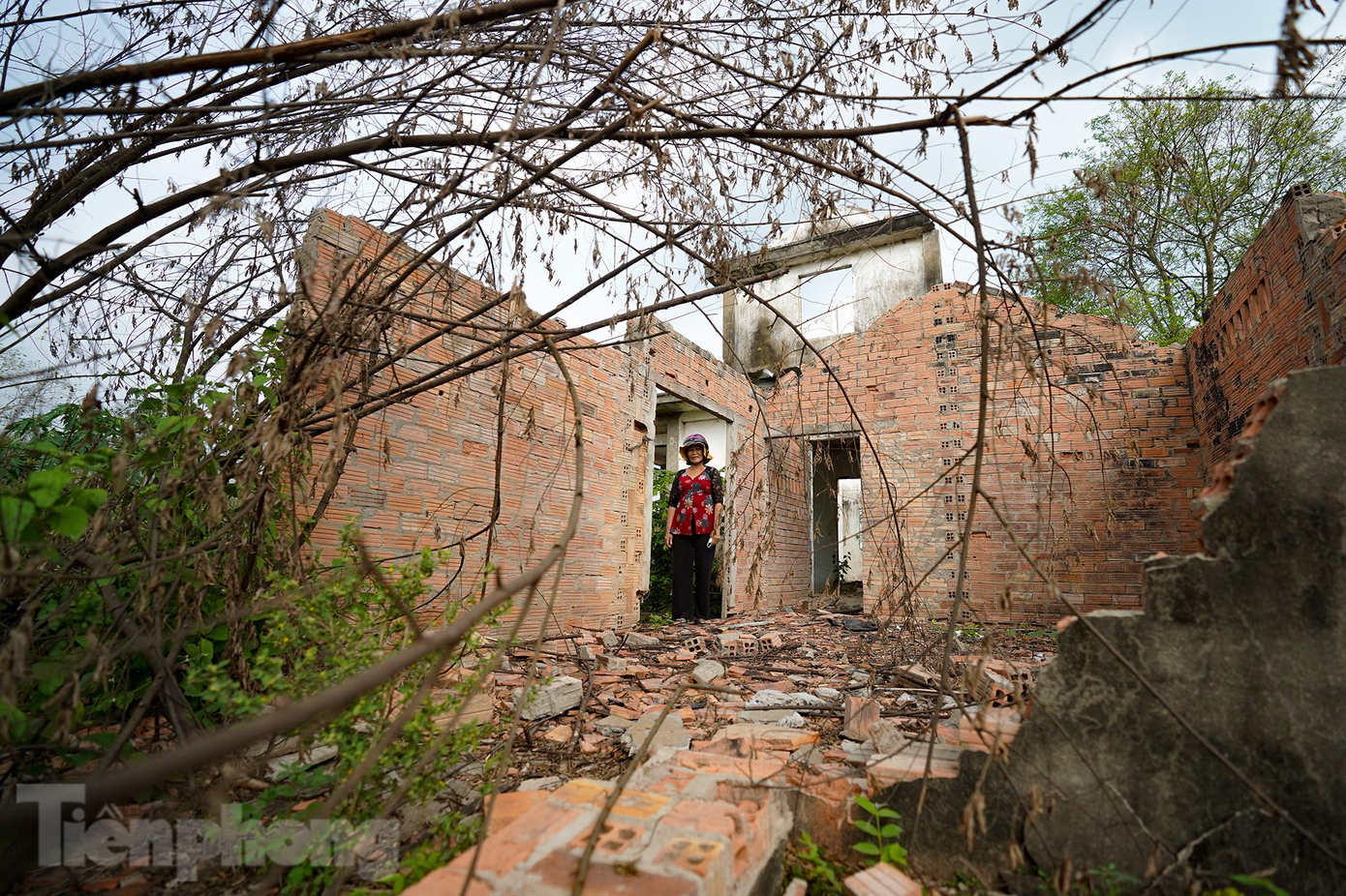 Căn nhà hoang phế nhiều năm.