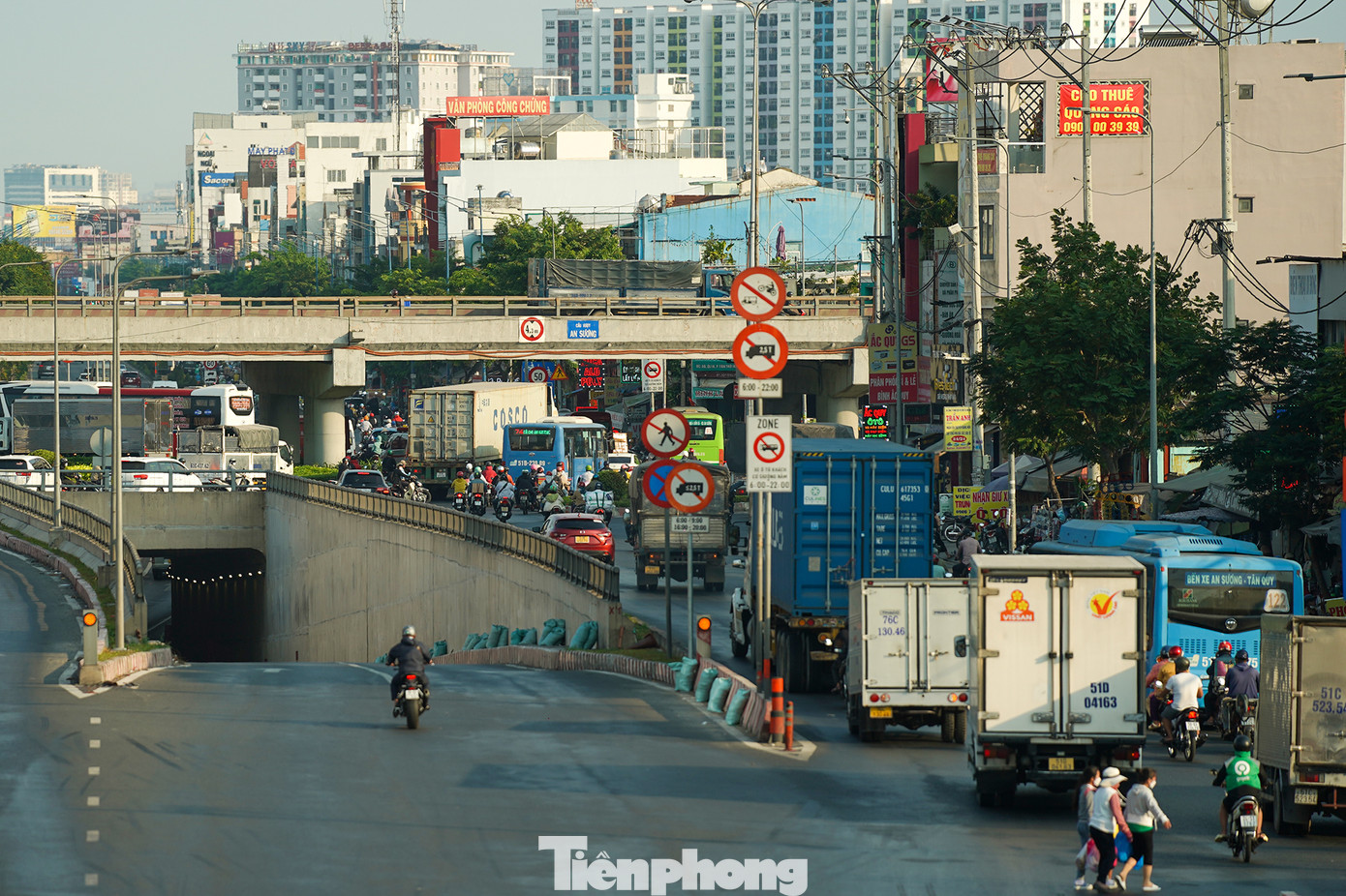 Tuy nhiên, một số người dân kém ý thức tham gia giao thông vẫn thường xuyên vi phạm luật.