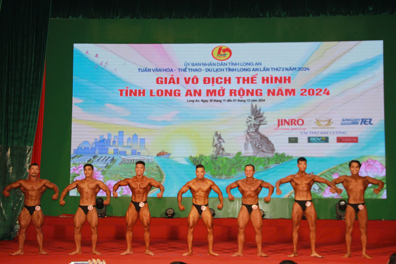 Các vận động viên tham gia tranh tài ở 9 nội dung gồm: Nam Athletic Physique trẻ đến 21 tuổi, nam Sport Physique chiều cao đến 165cm, nam Sport Physique chiều cao đến 170, nam Sport Physique chiều cao đến 175cm, nam Sport Physique chiều cao trên 175cm, nam Sport Physique trẻ đến 18 tuổi, nam doanh nhân Sport Physique Master chiều cao đến 170cm, nam doanh nhân Sport Physique Master chiều cao trên 170cm, nữ Sport Physique chiều cao đến 160cm.