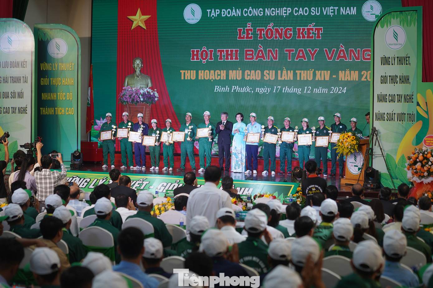 Thay mặt lãnh đạo tỉnh Bình Phước, bà Trần Tuyết Minh bày tỏ tin tưởng, Tập đoàn Công nghiệp Cao su Việt Nam và tỉnh Bình Phước sẽ tiếp tục gắn kết, xây dựng mối quan hệ thân tình, hợp tác, cùng phát triển bền vững.