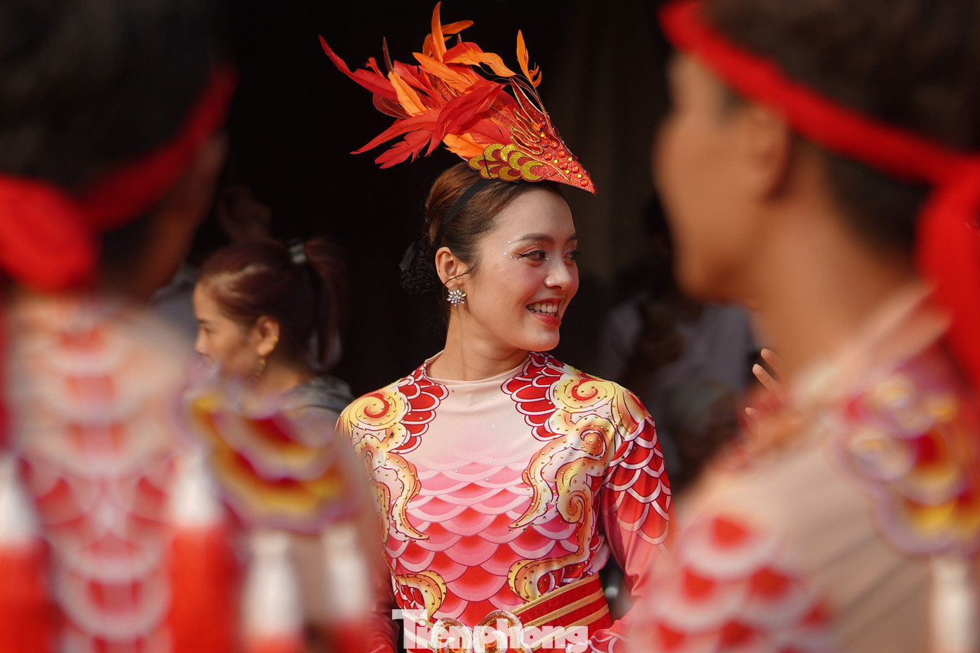 Các diễn viên đến từ các vũ đoàn ca múa của các quận 5-6-11, khu vực Chợ Lớn, các trường THPT háo hức trước giờ diễu hành. Lễ hội Nguyên tiêu – Di sản văn hóa phi vật thể đã được đưa vào chuỗi sự kiện đón tết cổ truyền của dân tộc và là một trong 19 sự kiện văn hóa, nghệ thuật, lễ hội tiêu biểu tại TPHCM.