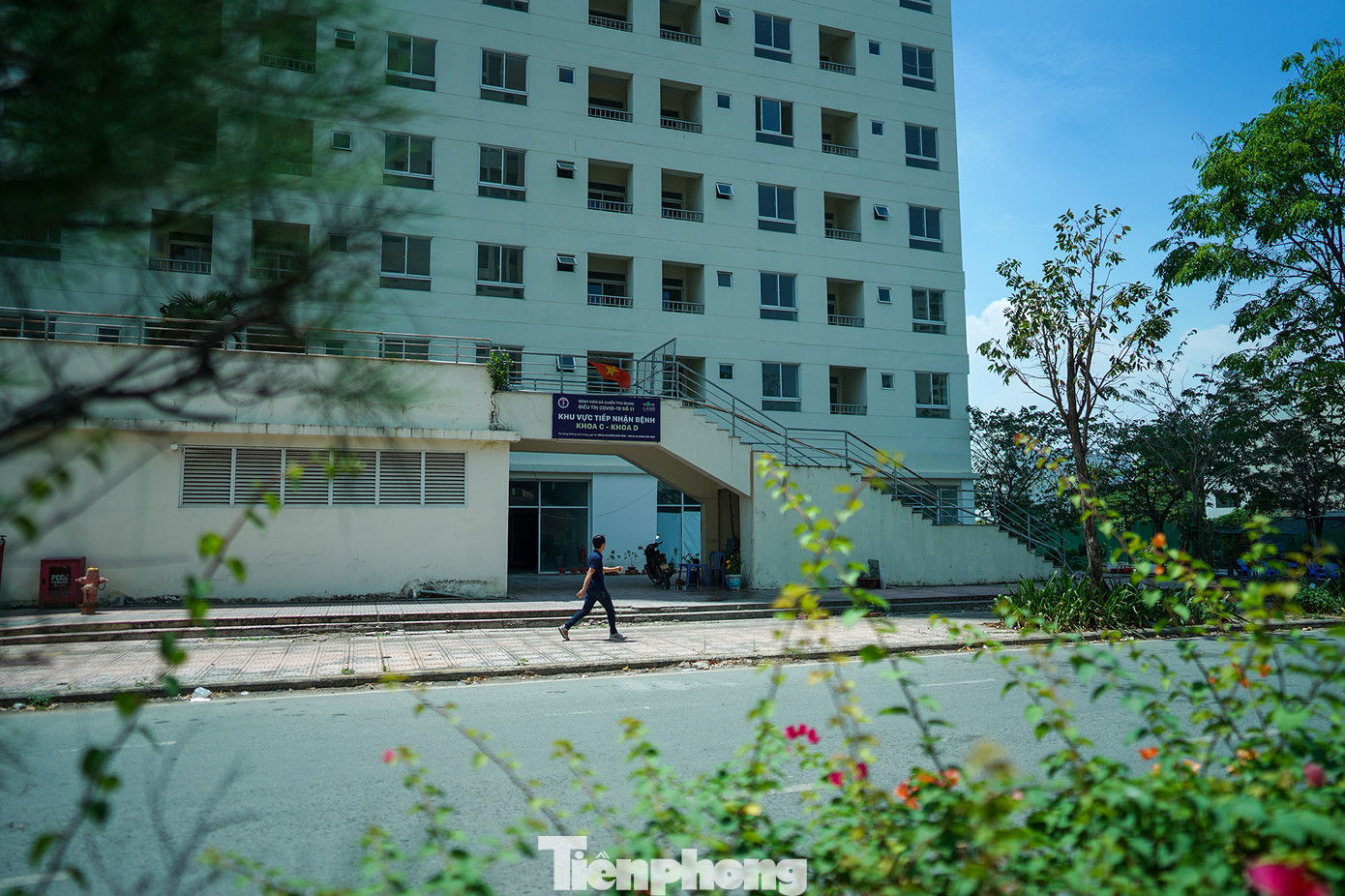 Lần thứ 2 là vào tháng 2/2018, 3.790 căn hộ tái định cư này lại được đưa ra đấu giá với số tiền 9.100 tỷ đồng nhưng cũng không có người mua.