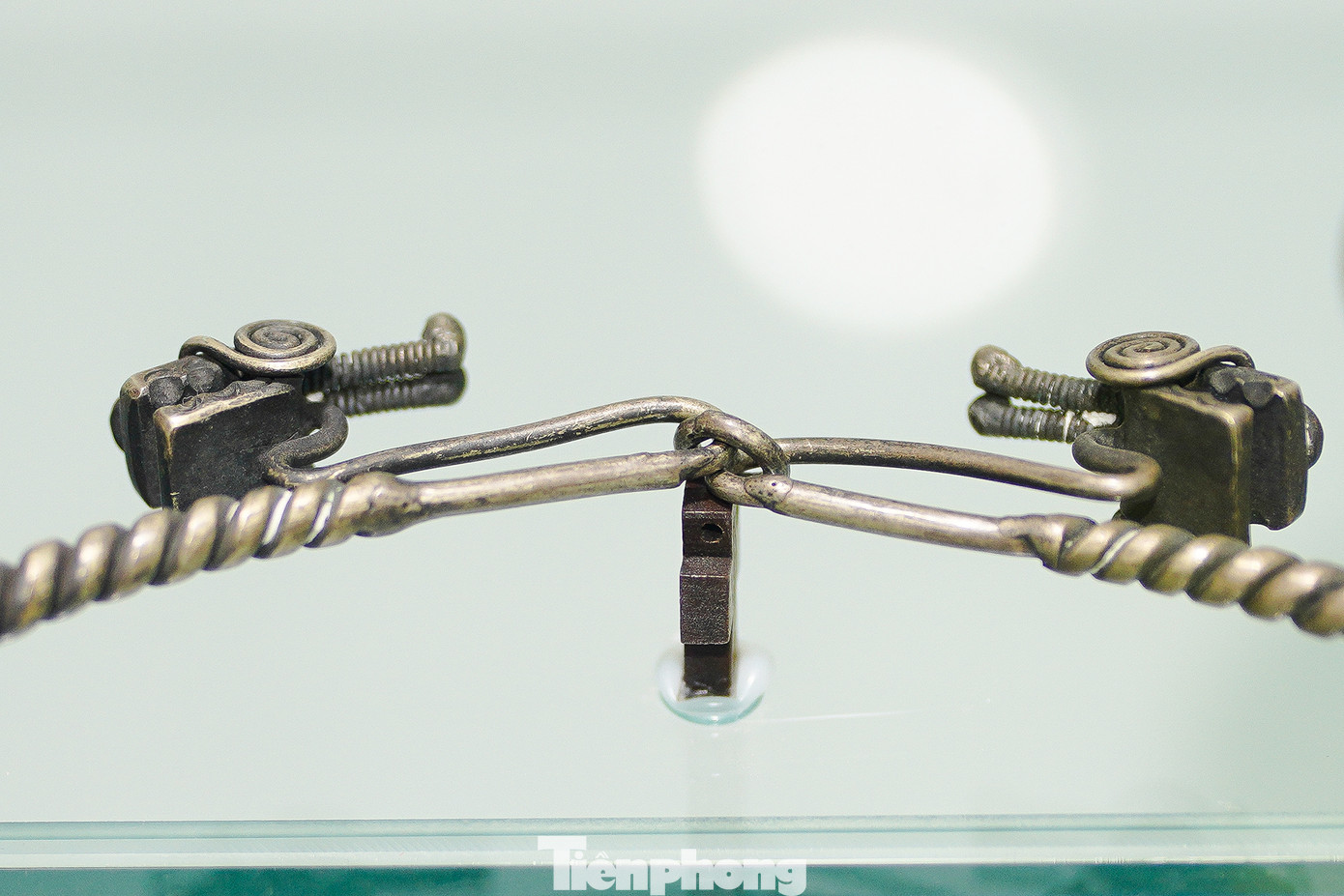 Dân tộc Pu Péo chỉ thống kê được 903 người vào năm 2019 nhưng trình độ làm trang sức thì được giới sưu tập đánh giá cao. Người Pu Péo sống dọc biên giới Việt - Trung, sử dụng ngôn ngữ Kra hệ Tai-Kadai.