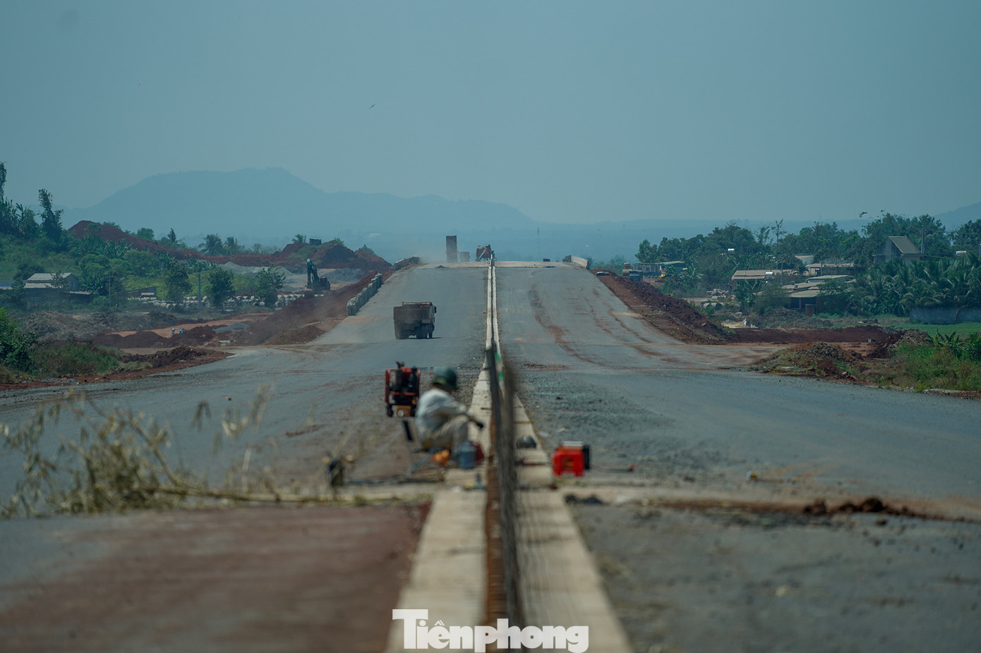 Công tác nghiệm thu, thanh toán khối lượng hoàn thành phải kịp thời. Lãnh đạo Bộ Giao thông vận tải yêu cầu các nhà thầu thi công huy động đầy đủ nhân lực, máy móc thiết bị, nguồn lực tài chính, triển khai và duy trì liên tục, đầy đủ, đồng bộ các mũi thi công trên tuyến để tổ chức thi công hoàn thành các gói thầu theo tiến độ cam kết.