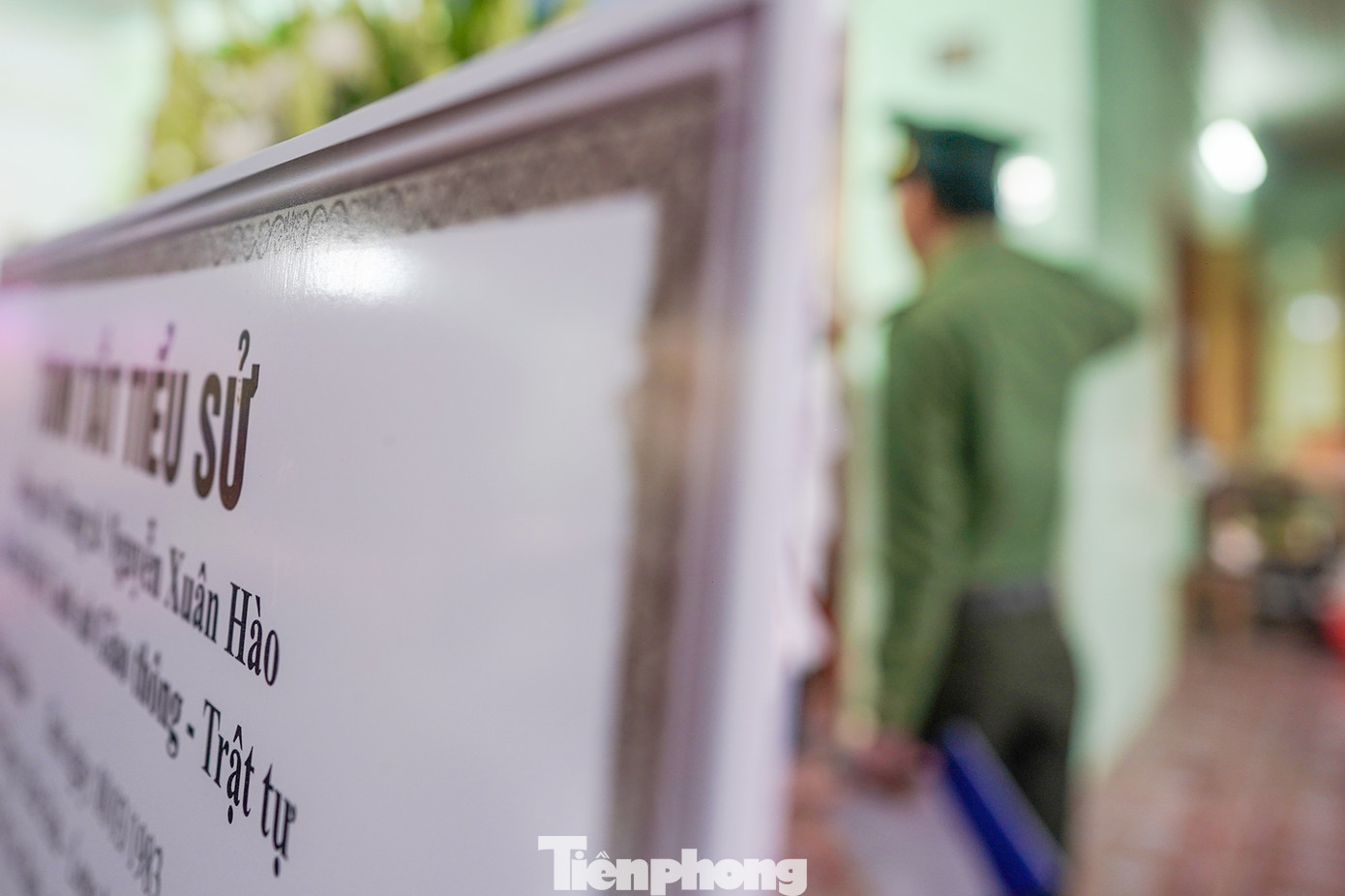 Trung tá Nguyễn Xuân Hào vào ngành Công an từ tháng 10/2009. Từ tháng 10/2014 đến tháng 4/2018: Cán bộ Tổ Hình sự - Kinh tế - Ma tuý Đồn Công an Khu công nghiệp Tân Đức, Công an huyện Đức Hoà. Từ tháng 5/2018 đến tháng 4/2023: Cán bộ Đội Cảnh sát Giao thông- Trật tự, Công an huyện Đức Hoà.