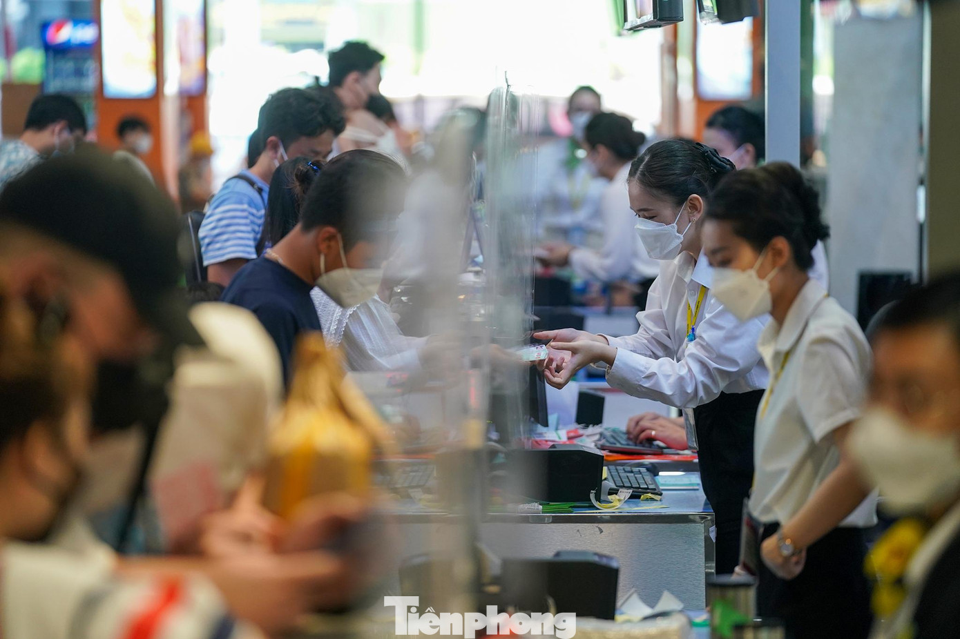 Dự kiến, trong dịp lễ 30/4-1/5, sân bay Tân Sơn Nhất có hơn 700 chuyến bay mỗi ngày. Trong đó, chuyến bay nội địa khoảng 600 lượt.