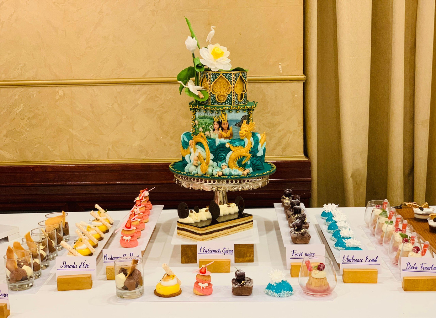 Tác phẩm của thí sinh Nguyễn Đình Đức đoạt giải Nhất. Chia sẻ niềm vui của mình trong phút đăng quang, Đức bày tỏ: “Em cũng rất bất ngờ vì tâm thế đến với cuộc thi này em chỉ cố gắng hoàn thành bài thi của mình đúng giờ. Sau khi đạt được giải Quán quân em rất vui và hạnh phúc. Chiến thắng lần này cũng là một cột mốc đáng nhớ đánh dấu cho chặng đường tiếp theo của mình. Tương lai tới đây em sẽ tiếp tục cố gắng trau dồi và luyện tập nhiều hơn để tham dự các cuộc thi bánh quốc tế, đồng thời, với kỹ năng có được em sẵn sàng giúp đỡ các bạn trẻ hơn định hướng tương lai và giúp cho ngành bánh Việt Nam phát triển xa hơn”.