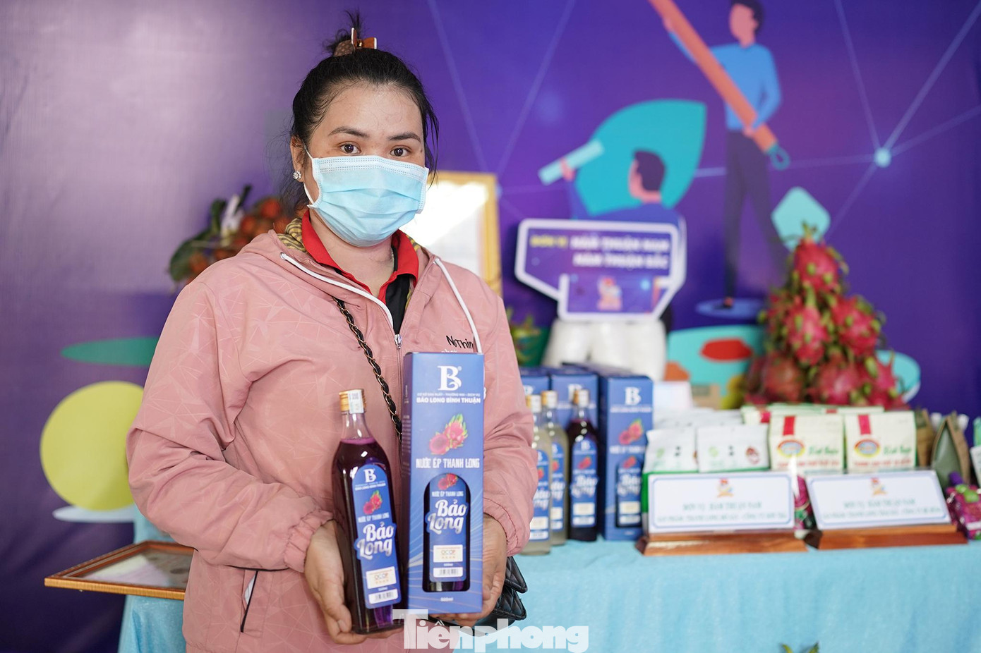 Sản phẩm nước ép thanh long của huyện Hàm Thuận Bắc do đoàn viên Trần Thị Kim Lĩnh nghiên cứu, phát triển.