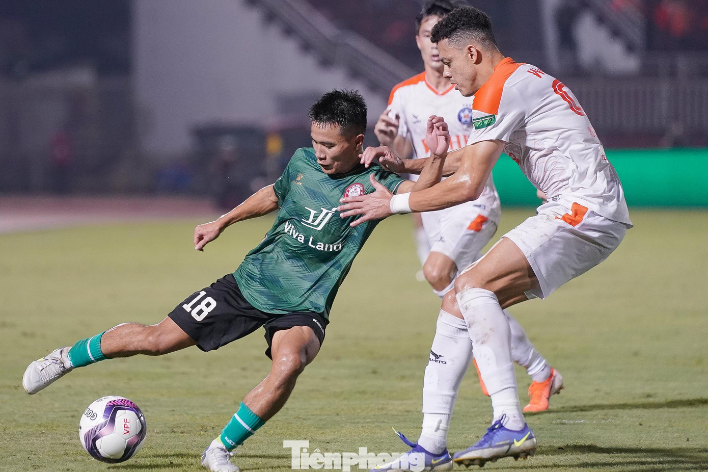 HLV Phan Thanh Hùng đánh giá chất lượng ngoại binh của Đà Nẵng không cao. HLV Phan Thanh Hùng đánh giá chất lượng ngoại binh của Đà Nẵng không cao.