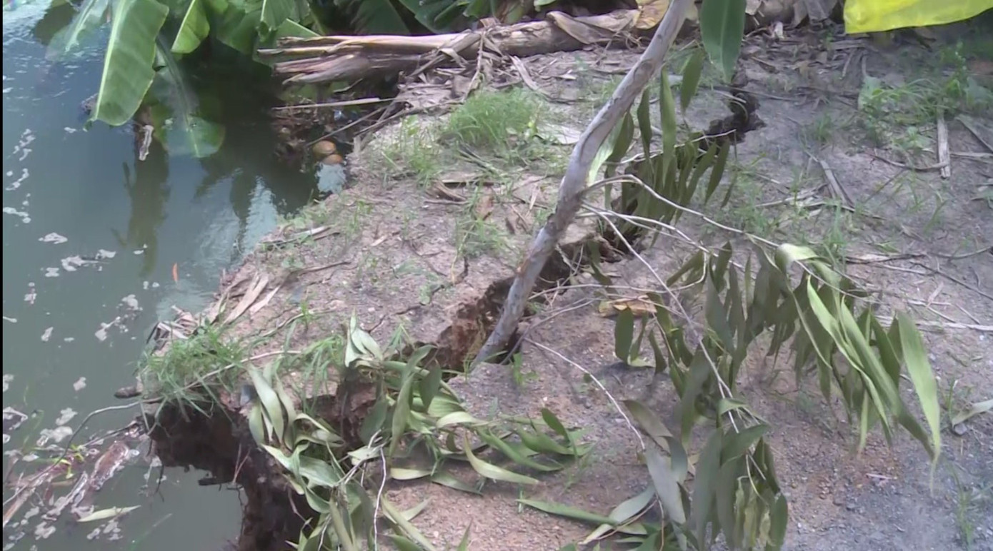 Hiện trường sạt lở. Hiện trường sạt lở.