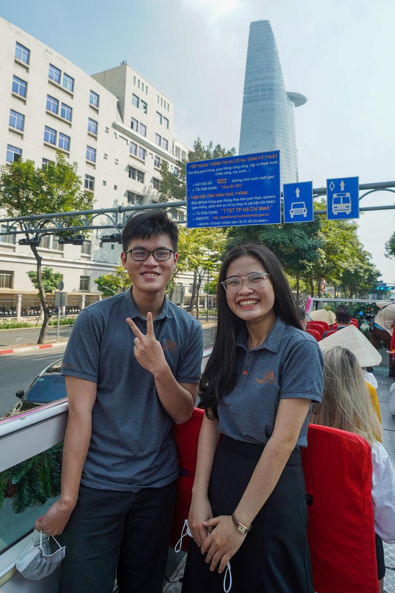 Bạn Phan Khánh Duy (ngụ quận Tân Bình) cùng người bạn của mình là Nguyễn Thuý Hà phấn khởi khi thành phố phát động tuần lễ du lịch, báo hiệu sự khởi sắc của thời kỳ hậu đại dịch. Bạn Phan Khánh Duy (ngụ quận Tân Bình) cùng người bạn của mình là Nguyễn Thuý Hà phấn khởi khi thành phố phát động tuần lễ du lịch, báo hiệu sự khởi sắc của thời kỳ hậu đại dịch.