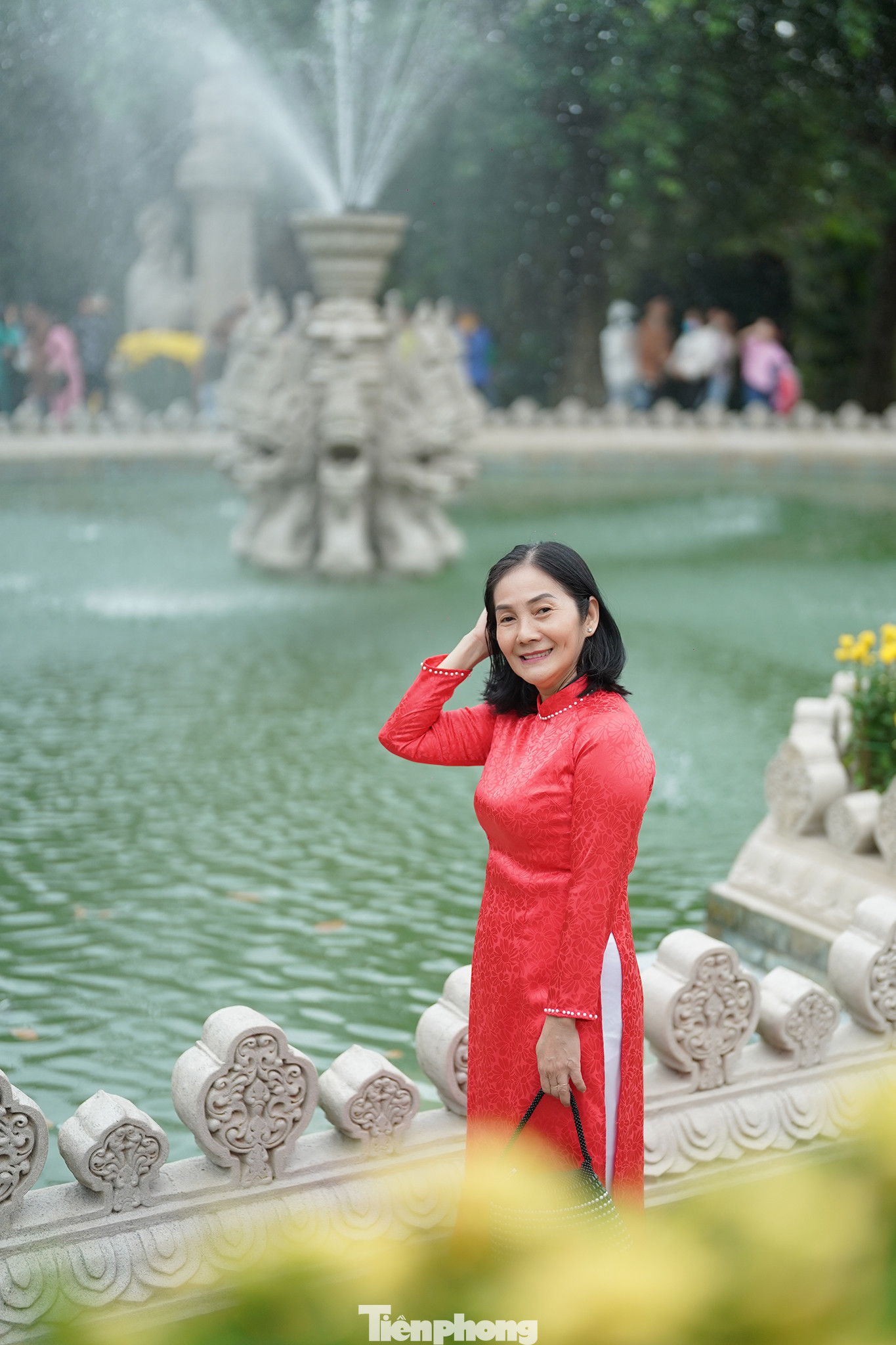 Chị Trang (ngụ TP Thủ Đức) tuy không phải là người theo đạo Phật nhưng cũng bị cuốn hút bởi nét kiến trúc độc đáo của ngôi chùa.