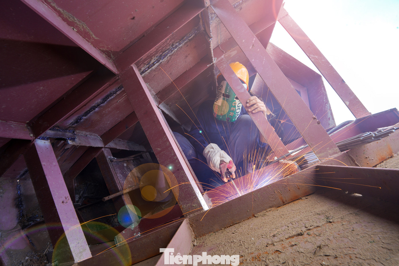 Gói thầu XL2 thi công cầu, tuyến chính cao tốc, tuyến song hành nhánh trái và đường song hành từ đường tỉnh 830C đến nút giao - đường Vành đai 3 đoạn qua tỉnh Long An đã hoàn thành khoảng 40%.