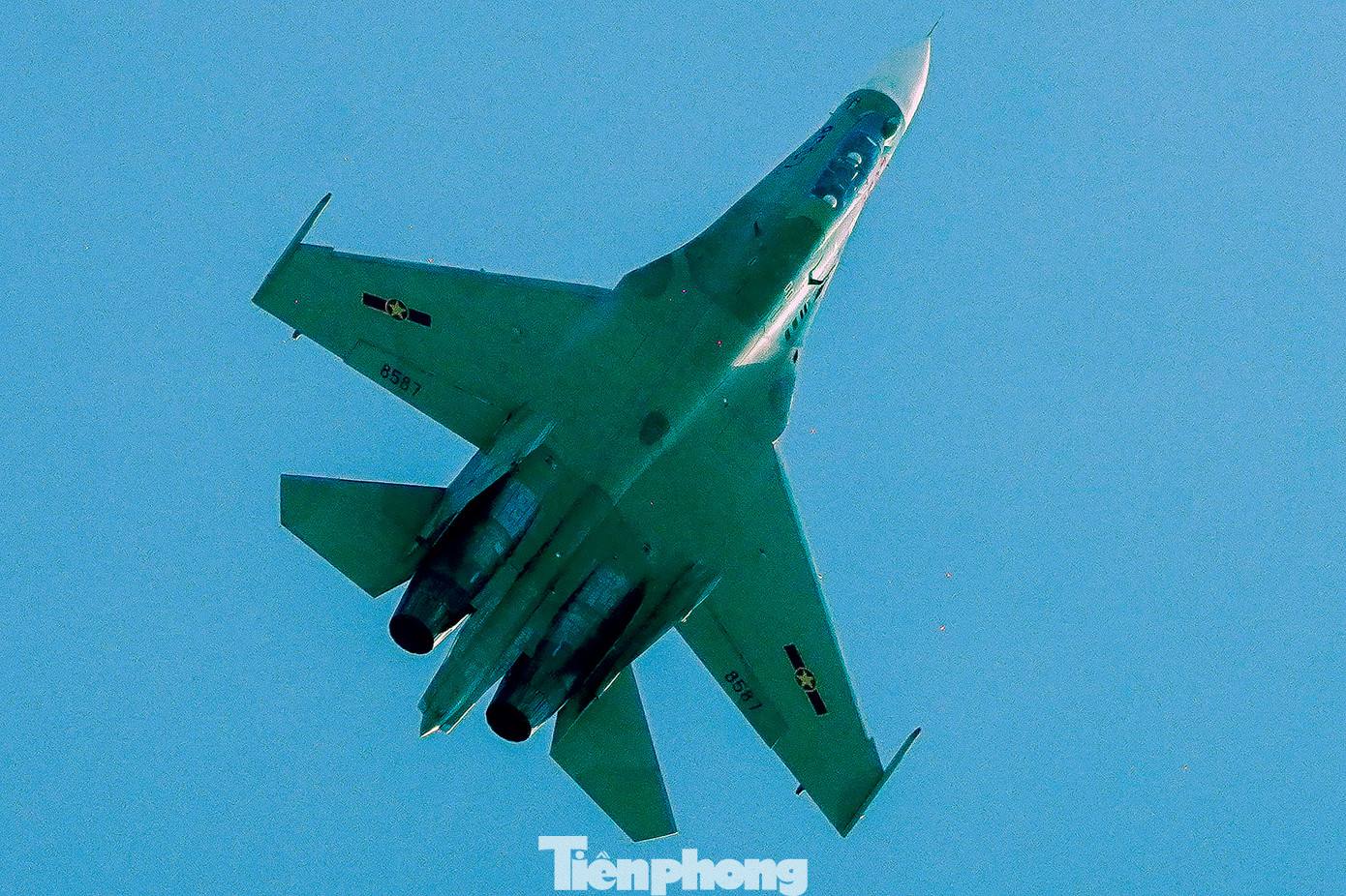 Chương trình hợp luyện gồm hai phần: Phần nghi thức, nghi lễ của Đảng, Nhà nước do quân đội đảm nhiệm và phần diễu binh, diễu hành. Lúc này, biên đội "hổ mang chúa" gồm các máy bay tiêm kích Su-30MK2 với các bài bay cơ động phức tạp ngang qua lễ đài.