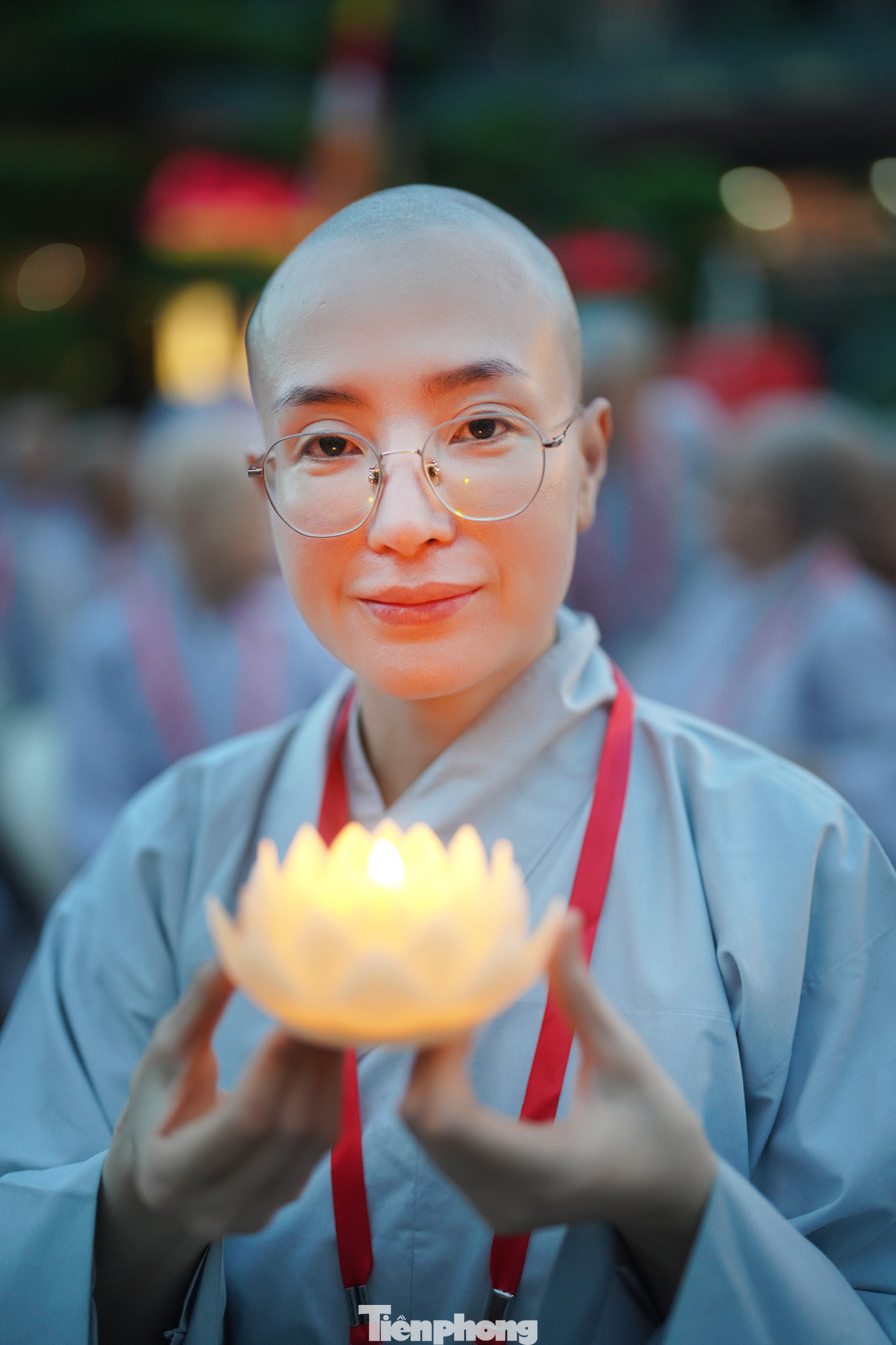 Sư cô Huyền Lộ (thiền viện Thường Chiếu) cho hay đây là lần đầu được tham dự sự kiện Vesak. "Là một thành viên Thiền phái trúc lâm do Phật hoàng Trần Nhân Tông sáng lập, tôi và các thành viên trong đoàn hân hoan khi được tham gia sự kiện này", sư cô Huyền Lộ chia sẻ.