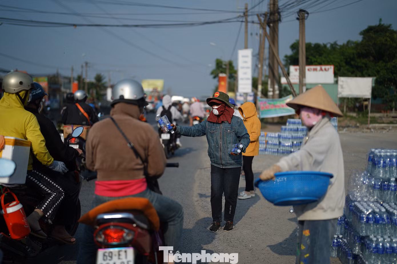 Nhóm công tác từ thiện này đã nhận được sự hỗ trợ từ các nhà hảo tâm và địa phương, qua đó lan tỏa tinh thần đoàn kết, giúp đỡ lẫn nhau, tiếp thêm động lực cho những người lao động xa quê.