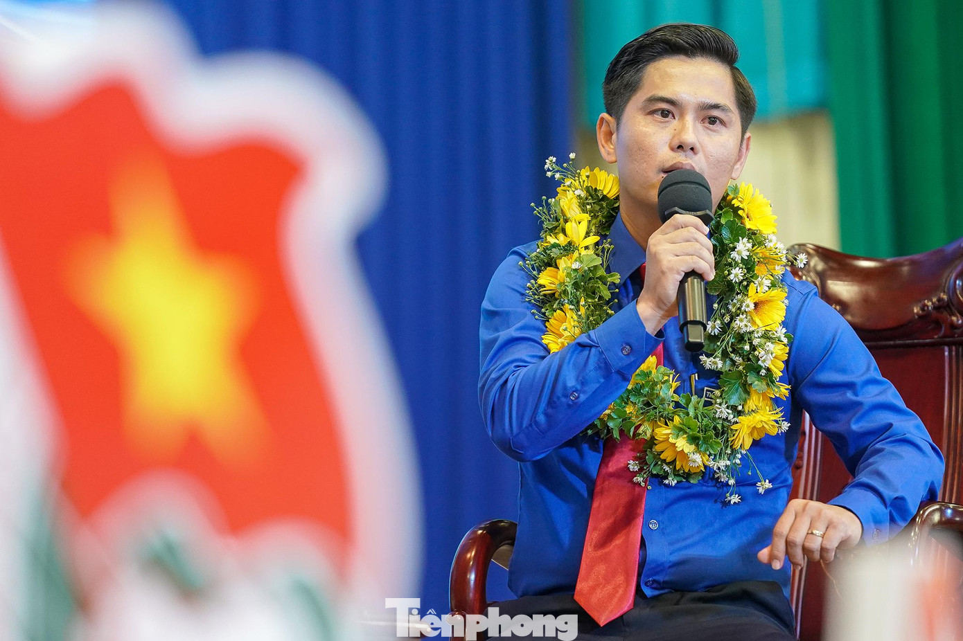 Dù bản thân nhiều lần mắc COVID-19 nhưng anh Nguyễn Quốc Mẫn - Bí thư Huyện Đoàn Đức Hòa luôn tiên phong trong các tuyến đầu nhằm hỗ trợ người dân phòng chống dịch. Đến giờ anh vẫn nhớ như in công việc thiện nguyện trong giai đoạn chống dịch đầy gian khó. Dù bản thân nhiều lần mắc COVID-19 nhưng anh Nguyễn Quốc Mẫn - Bí thư Huyện Đoàn Đức Hòa luôn tiên phong trong các tuyến đầu nhằm hỗ trợ người dân phòng chống dịch. Đến giờ anh vẫn nhớ như in công việc thiện nguyện trong giai đoạn chống dịch đầy gian khó.