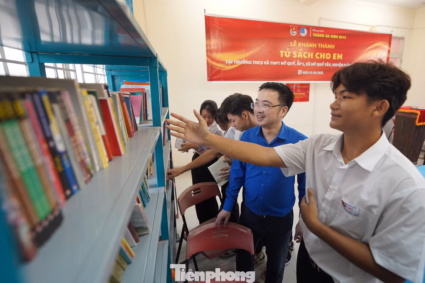 Khánh thành tủ sách cho các em trường THCS và THPT Mỹ Quý