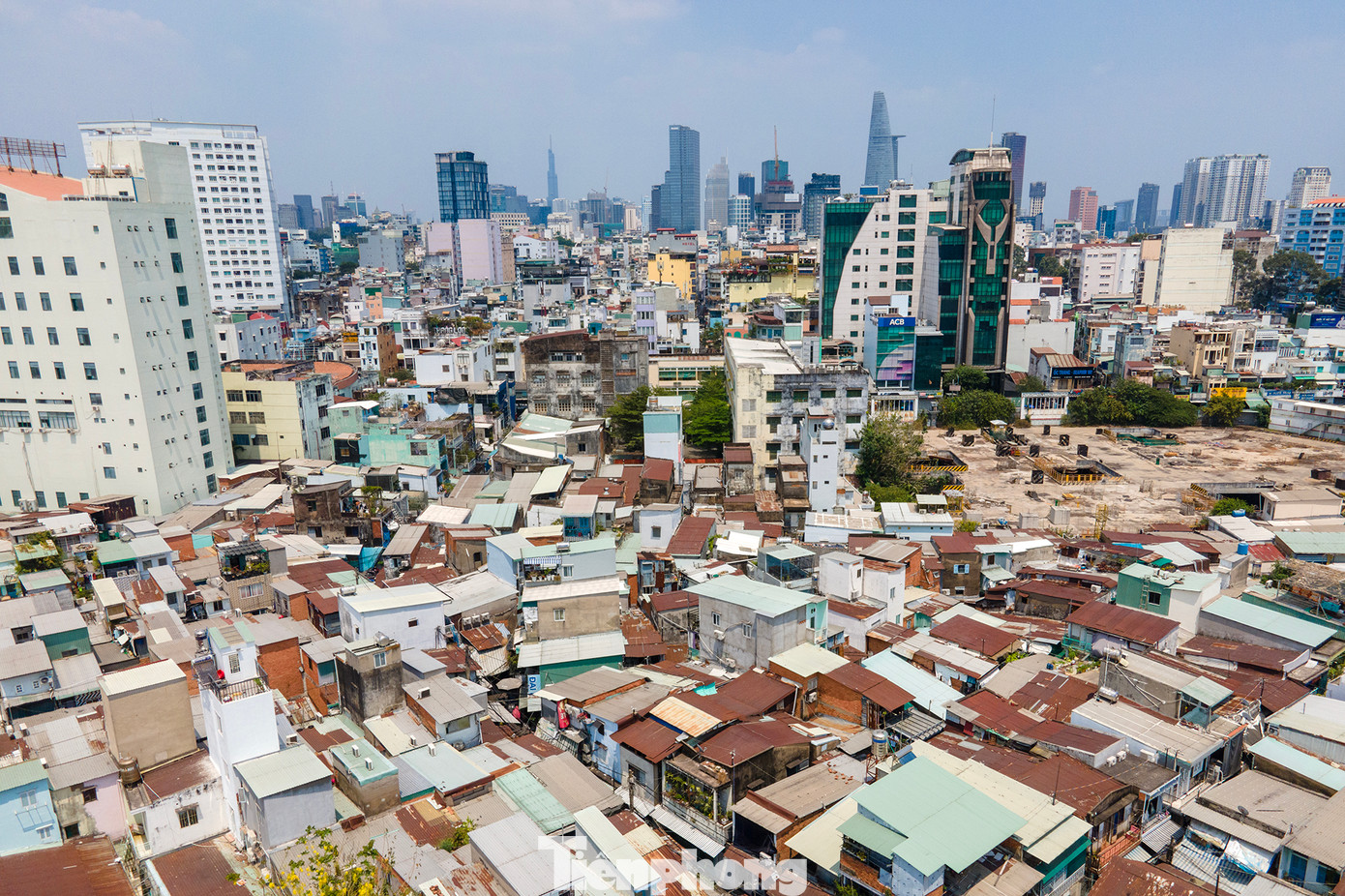 Trước năm 1975, nơi này có nhiều ngôi mộ nằm xen cài với nhà dân nên thường được người dân gọi là khu Mả Lạng. Từ năm 1975 - 1985, các ngôi mộ tại khu này được di dời đi.
